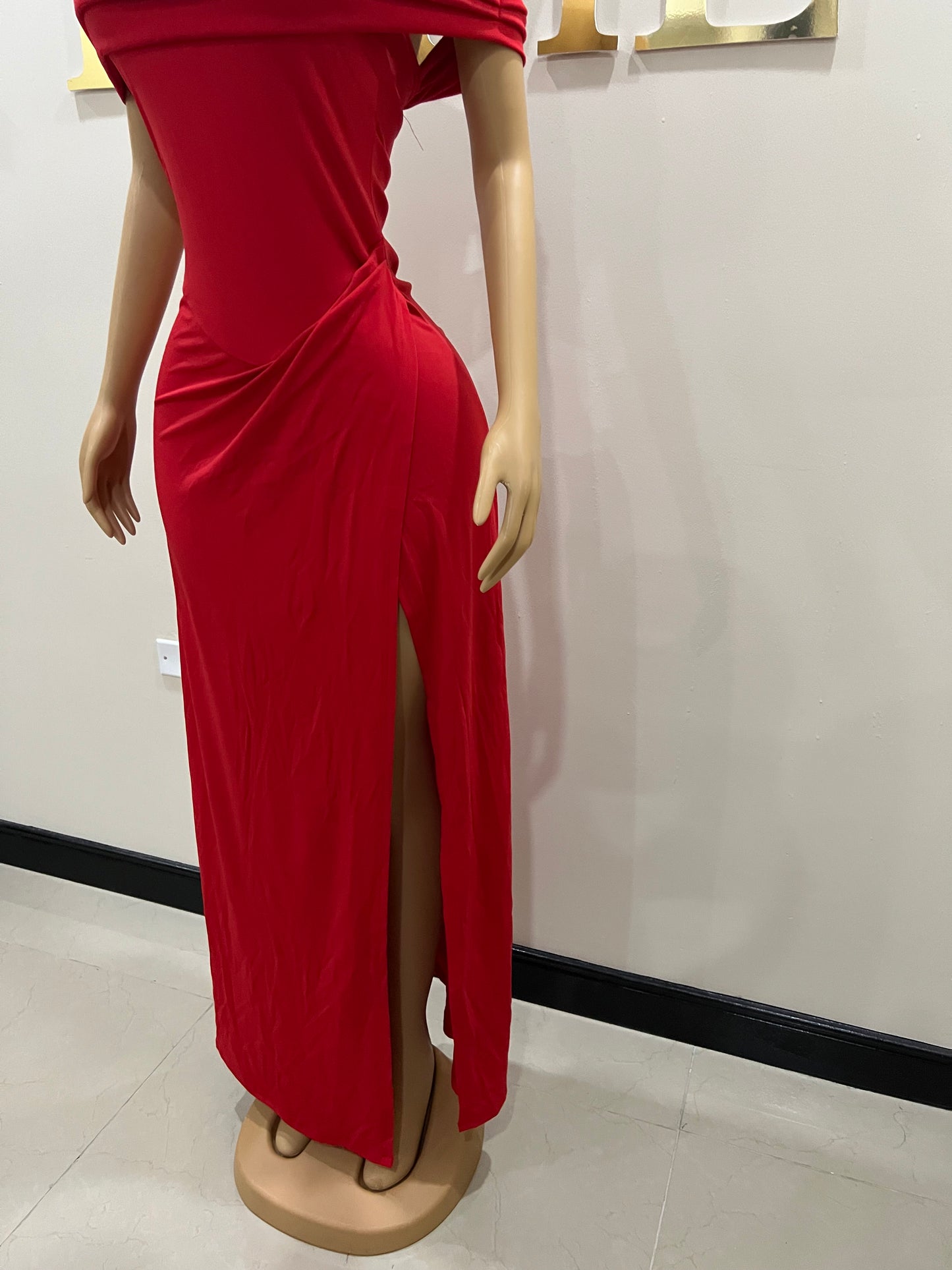 Kerry Off Shoulder Dress (Red )