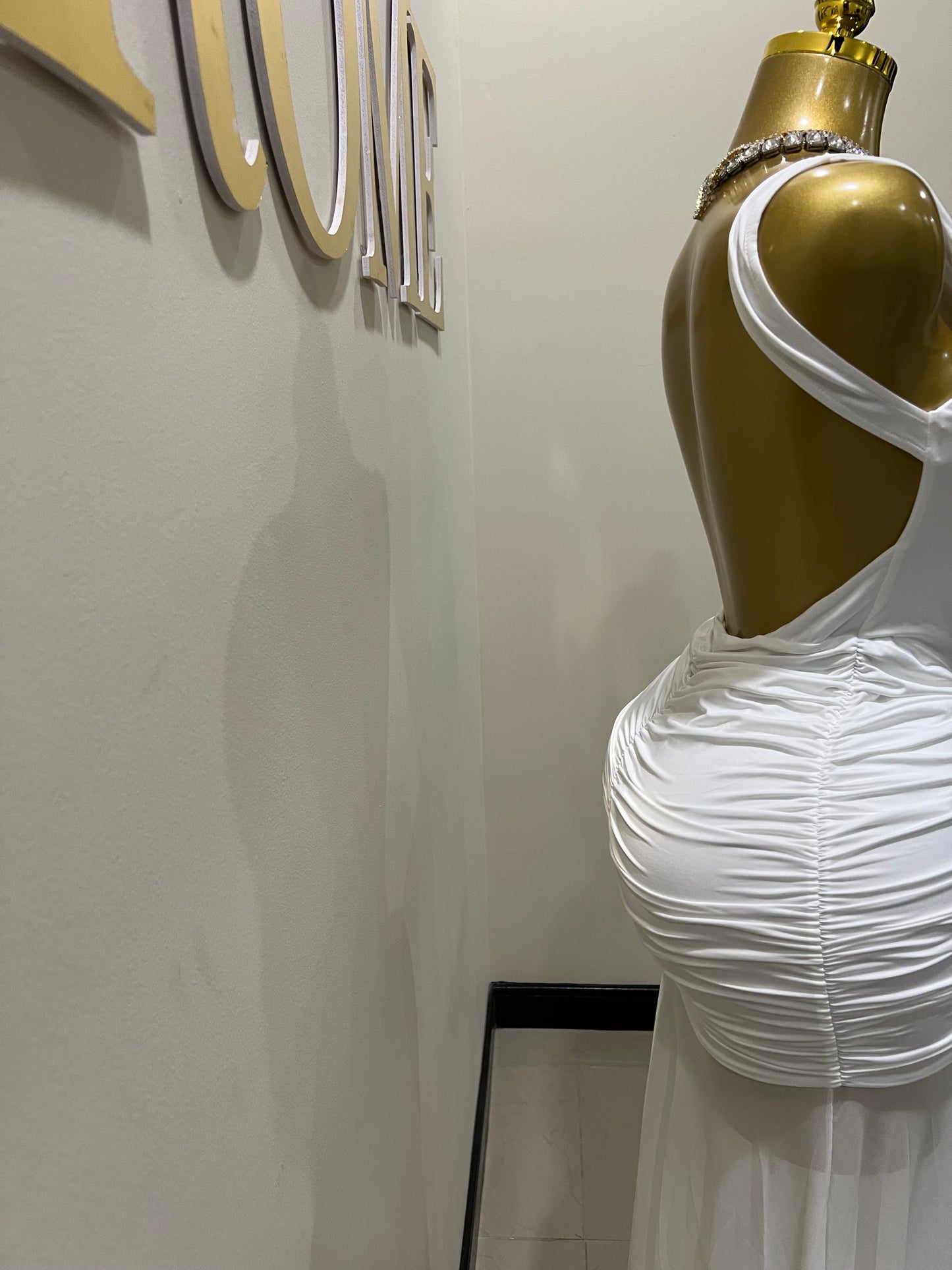 Nara Backless Petal Dress (White)