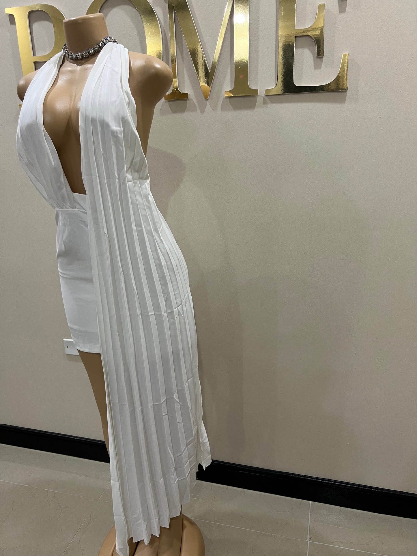 Alicia Merry Pleated Dress (White)