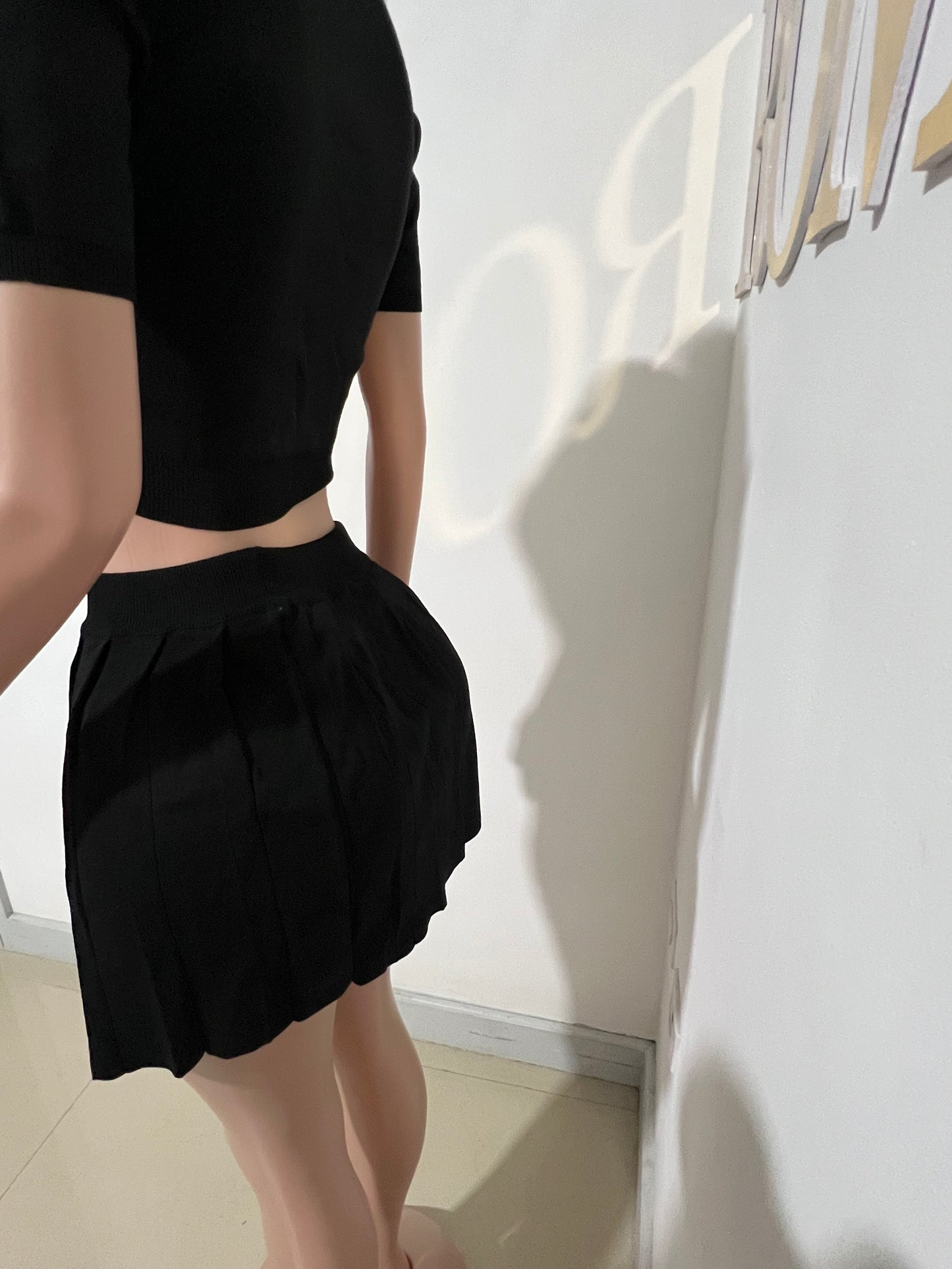 Hampton Pleated Skirt Set (Black)