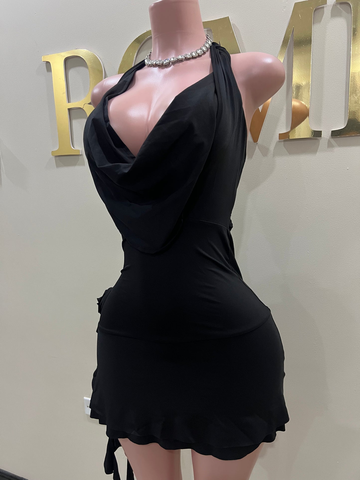 Flare Rose Ruffle Dress (Black)