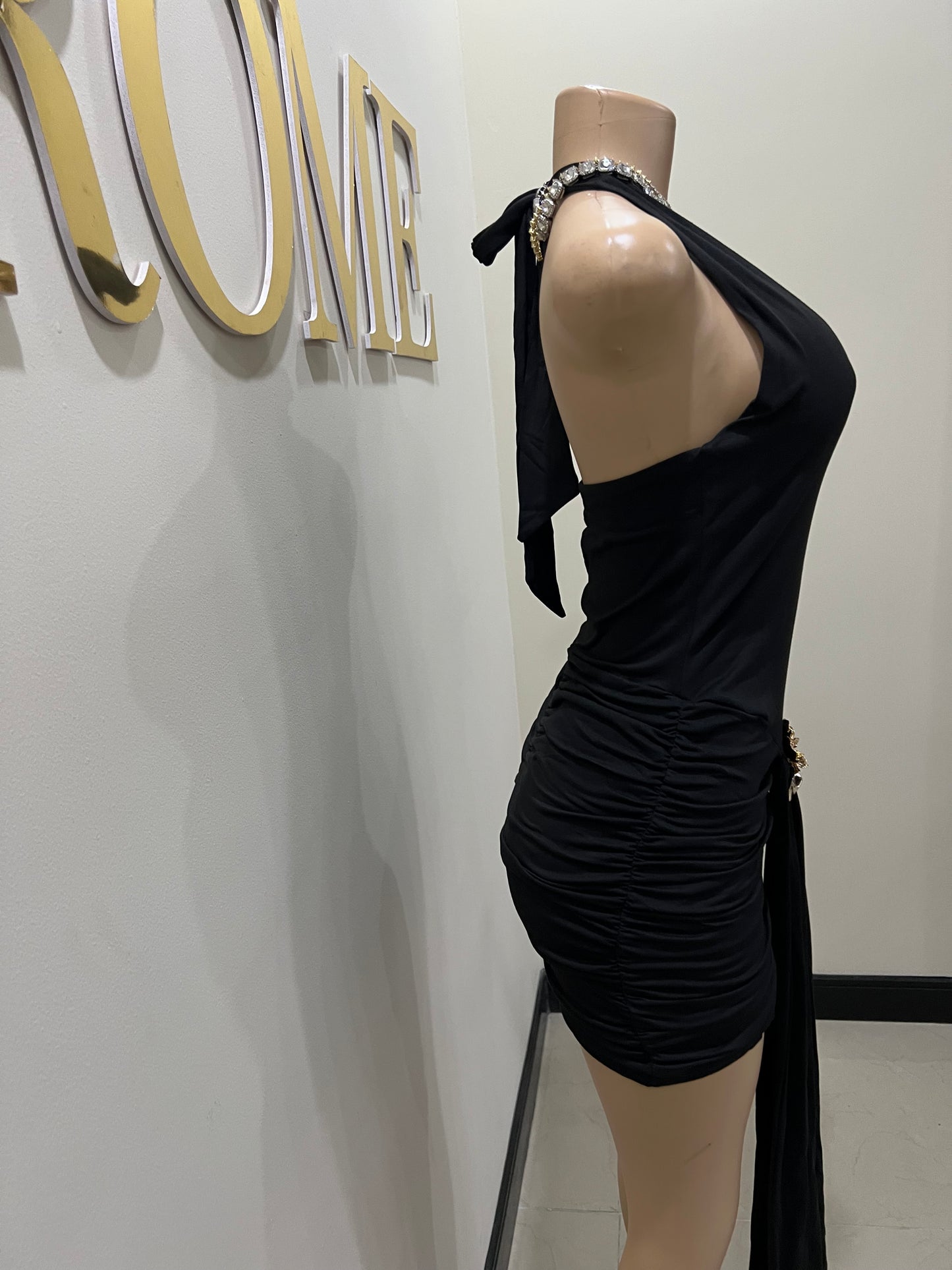 Nara Petal Short Dress (Black)