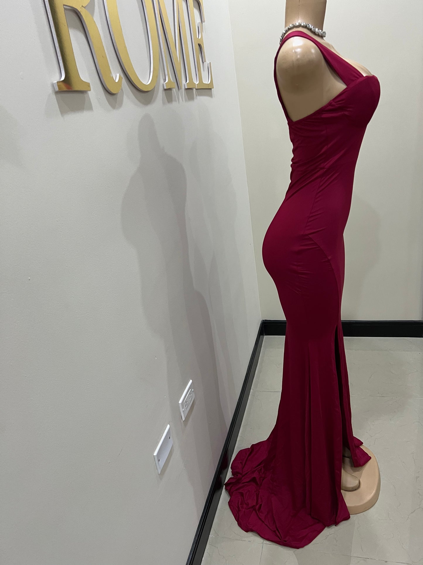 Kerry Ann Train Dress (Burgundy)