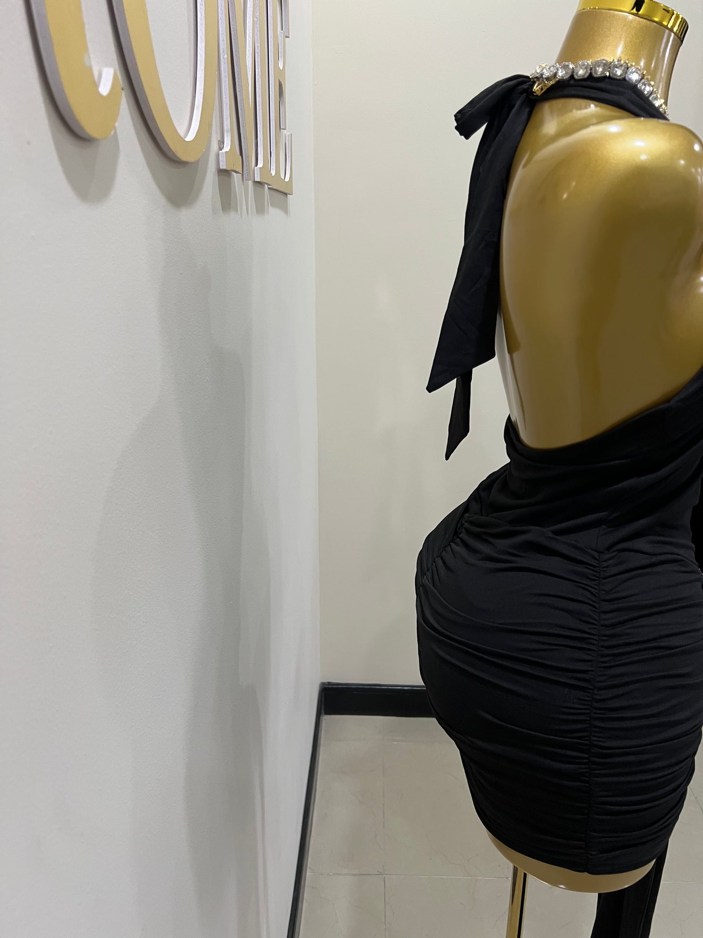 Nara Petal Short Dress (Black)