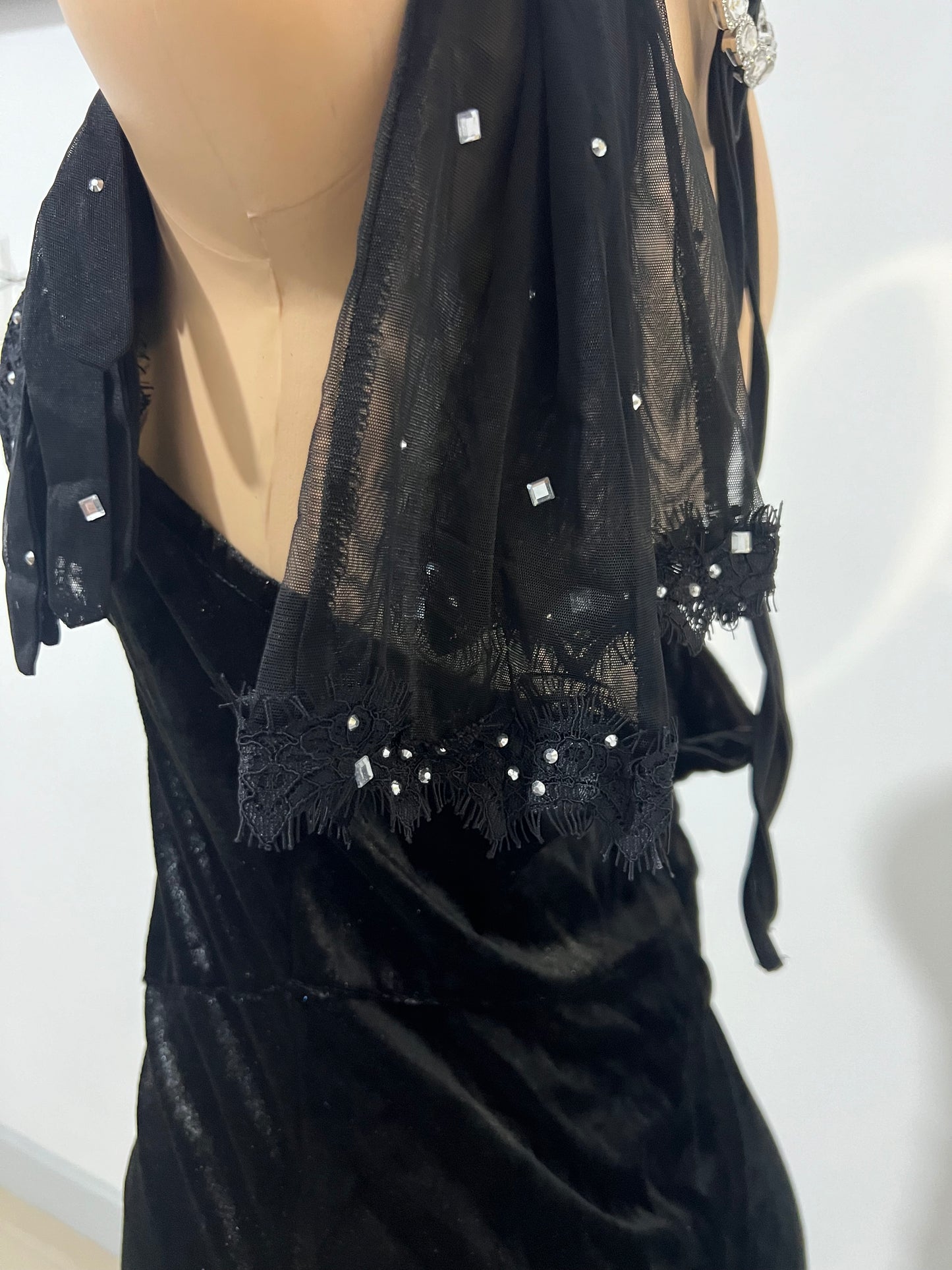 Ophelia Vibe Crystal Dress with Gloves (Black)