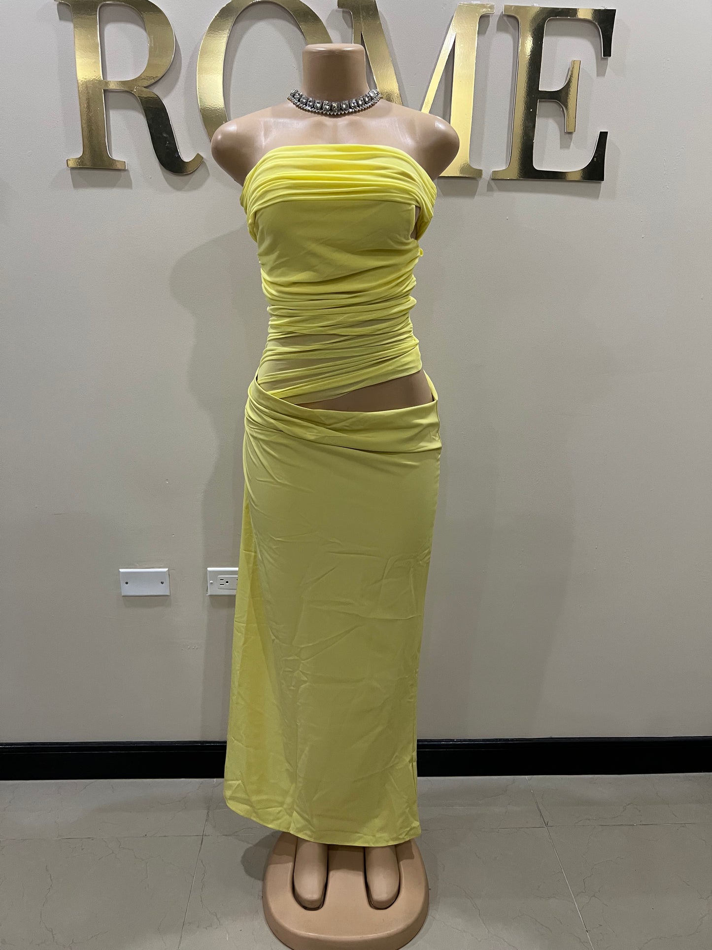 Sophie Off Shoulder Slant Dress (Pale Yellow)