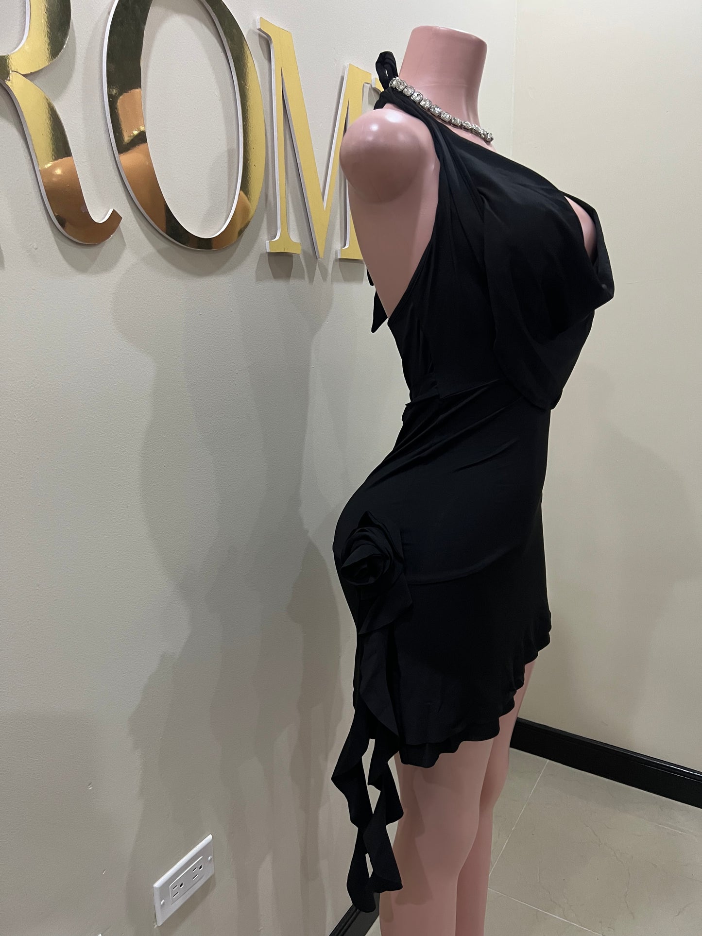 Flare Rose Ruffle Dress (Black)