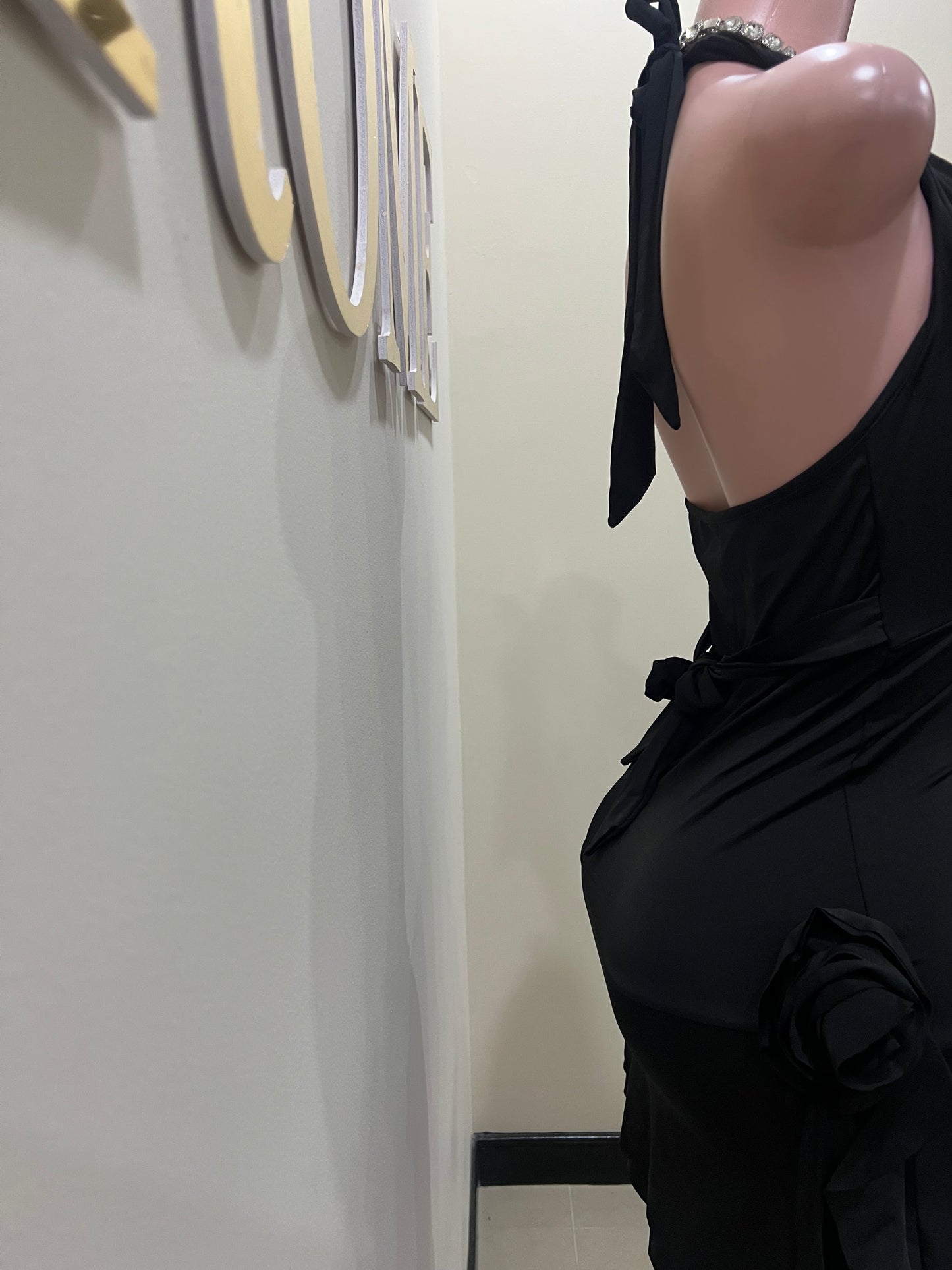 Flare Rose Ruffle Dress (Black)