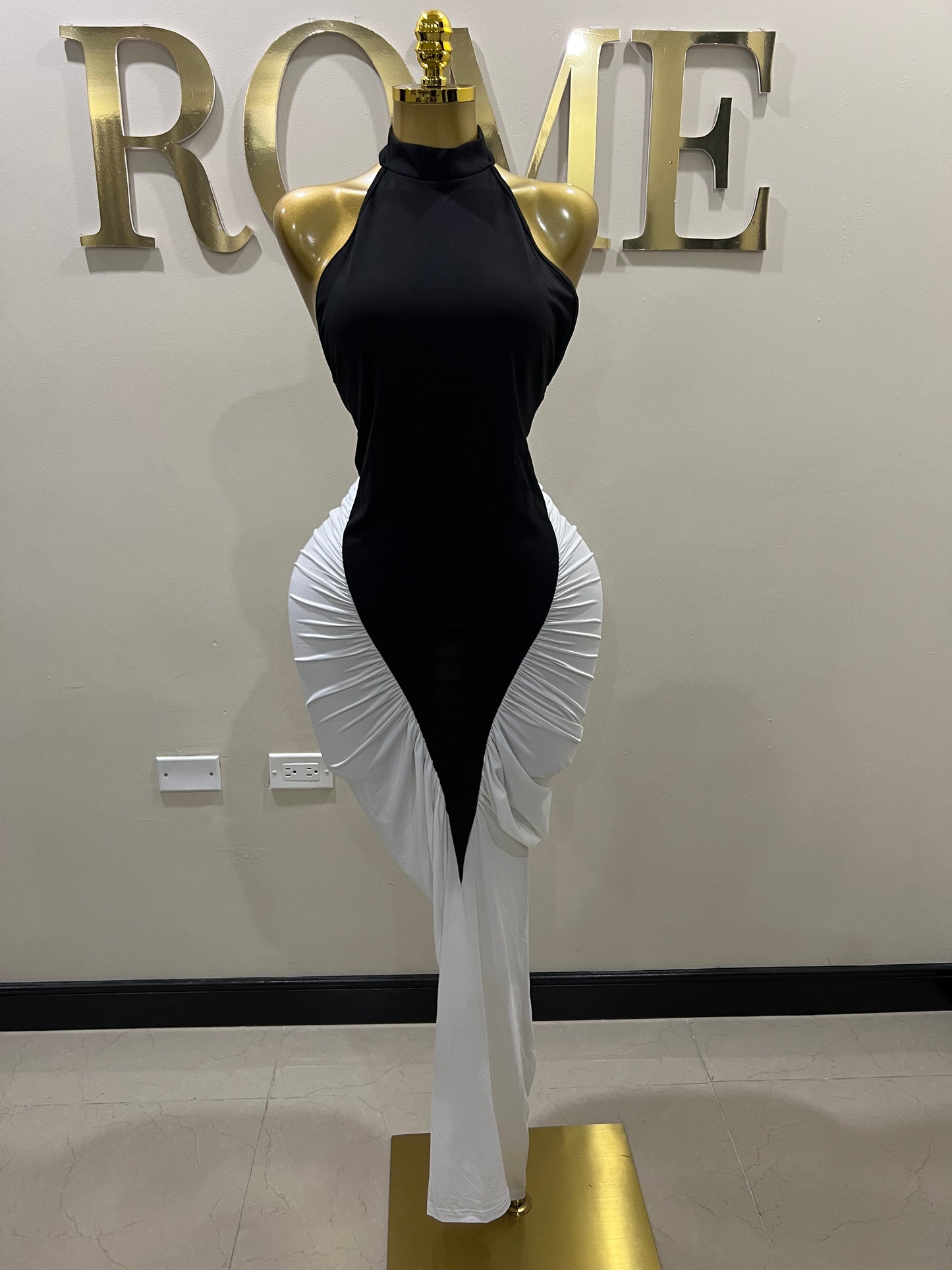 Tamia Hourglass Dress (Black)