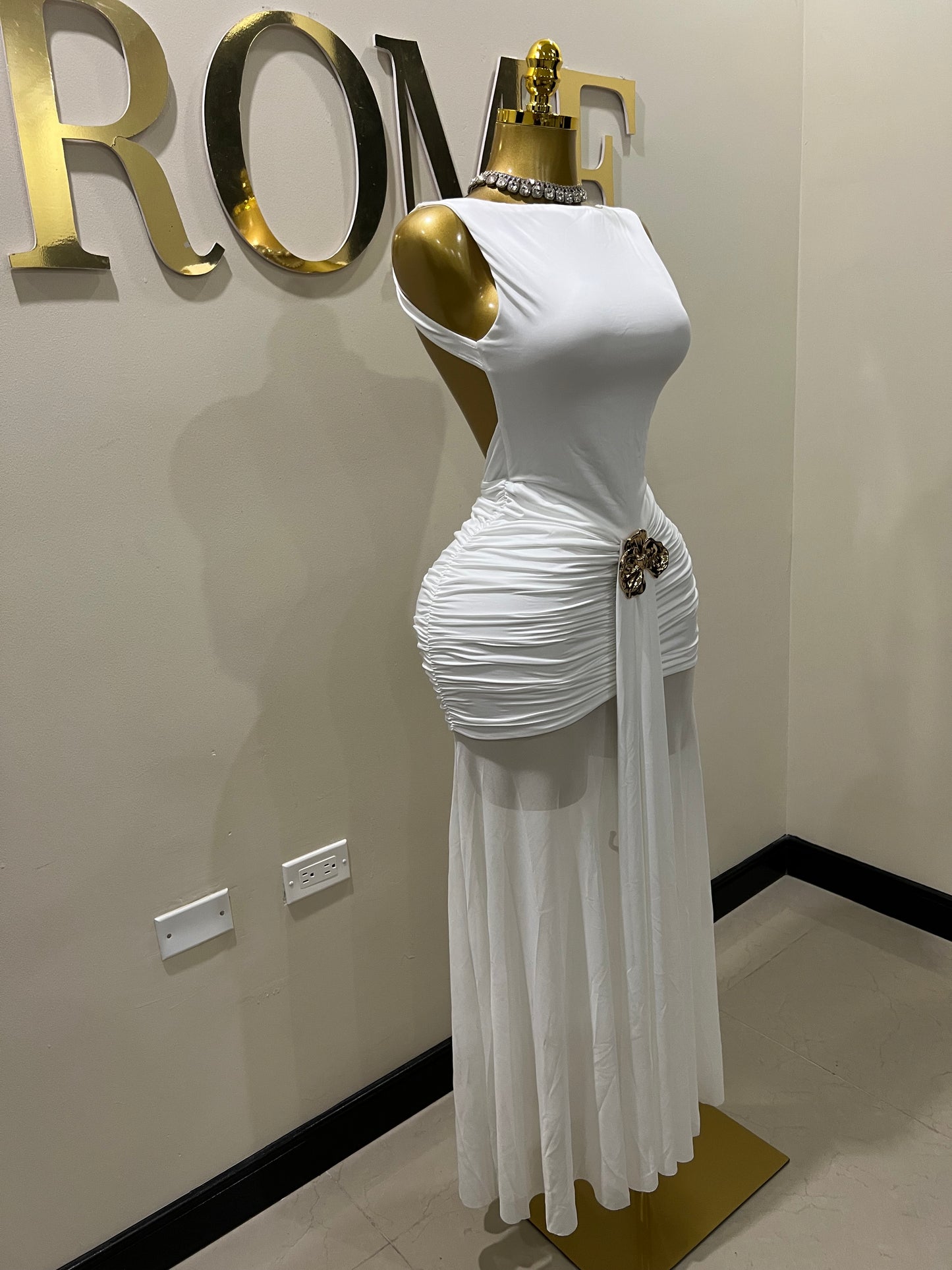 Nara Backless Petal Dress (White)