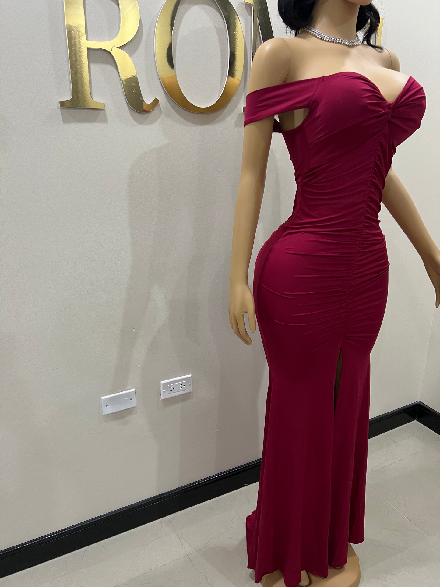 Kerry Elle Train Dress (Burgundy)