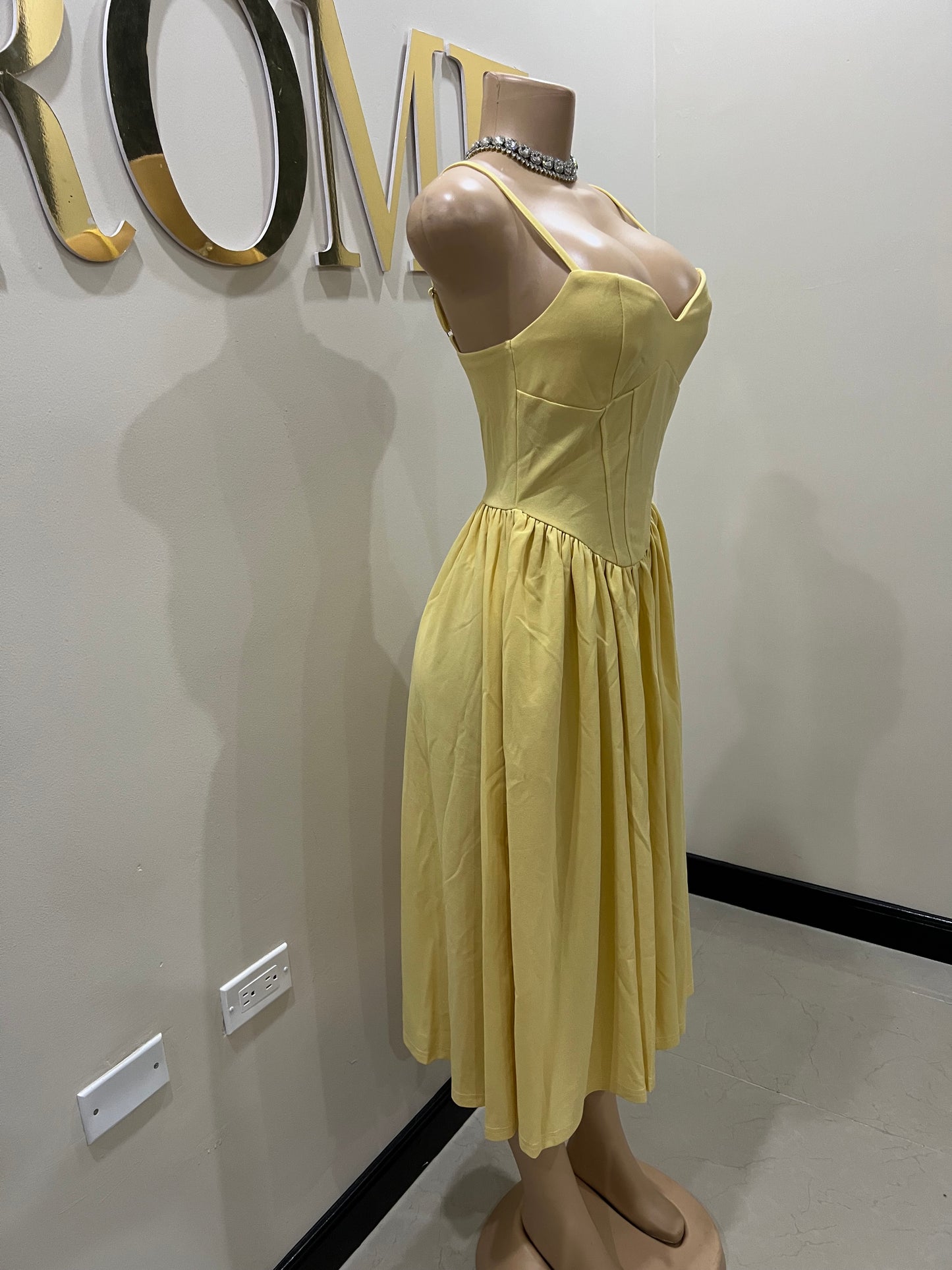 Daisy Diana Dress (Pale Yellow)