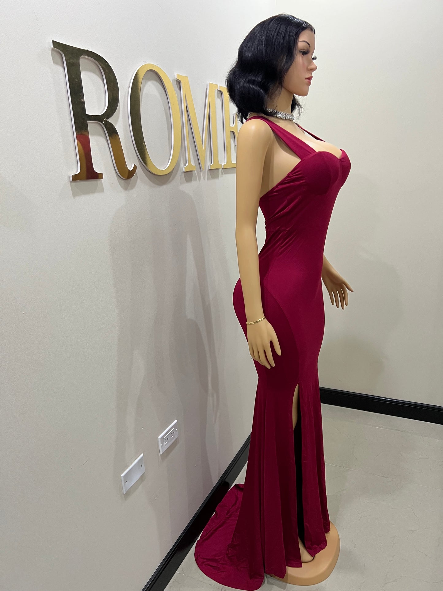 Kerry Ann Train Dress (Burgundy)