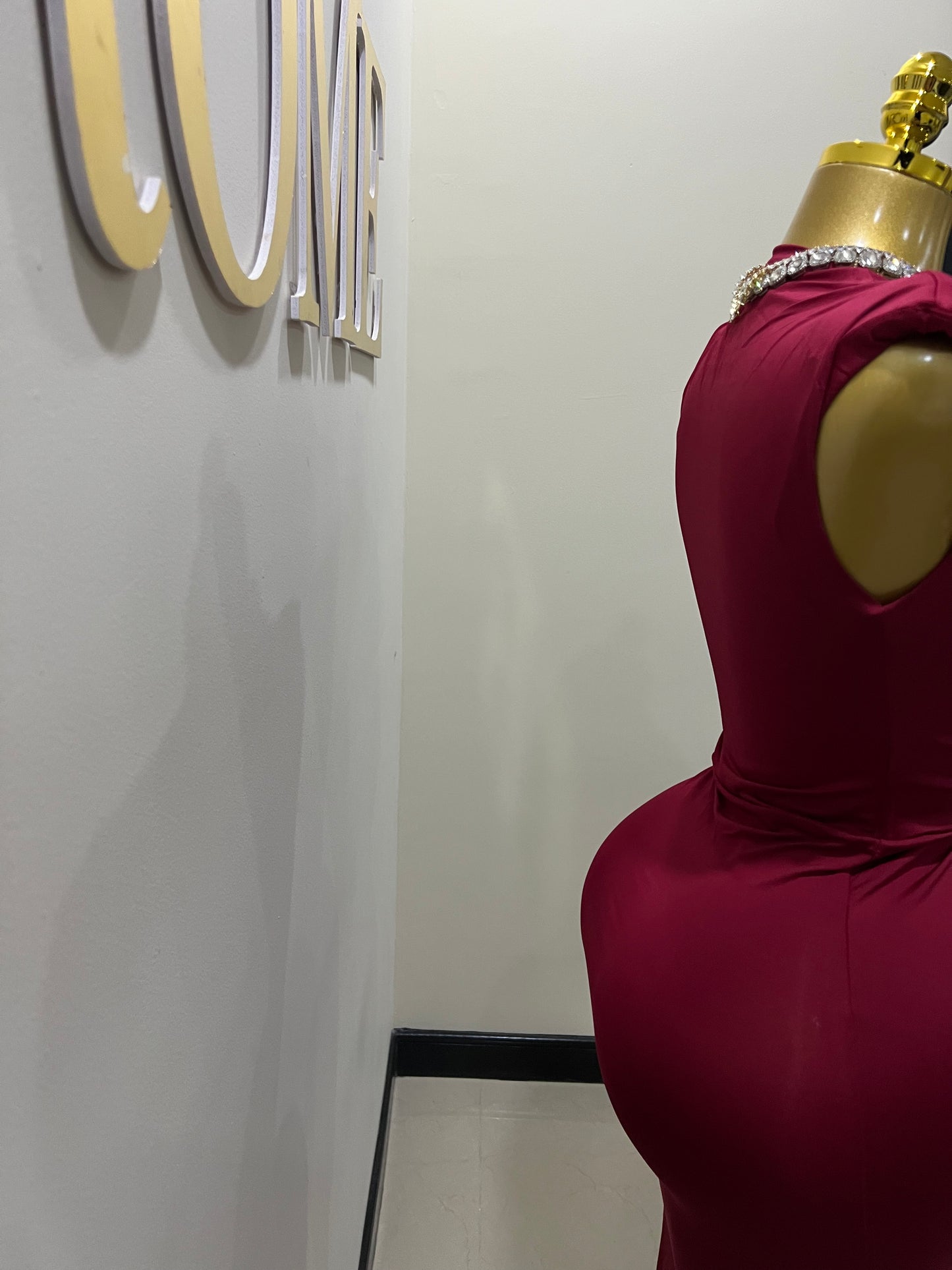 Mia Slay Sleeveless Dress (Burgundy)