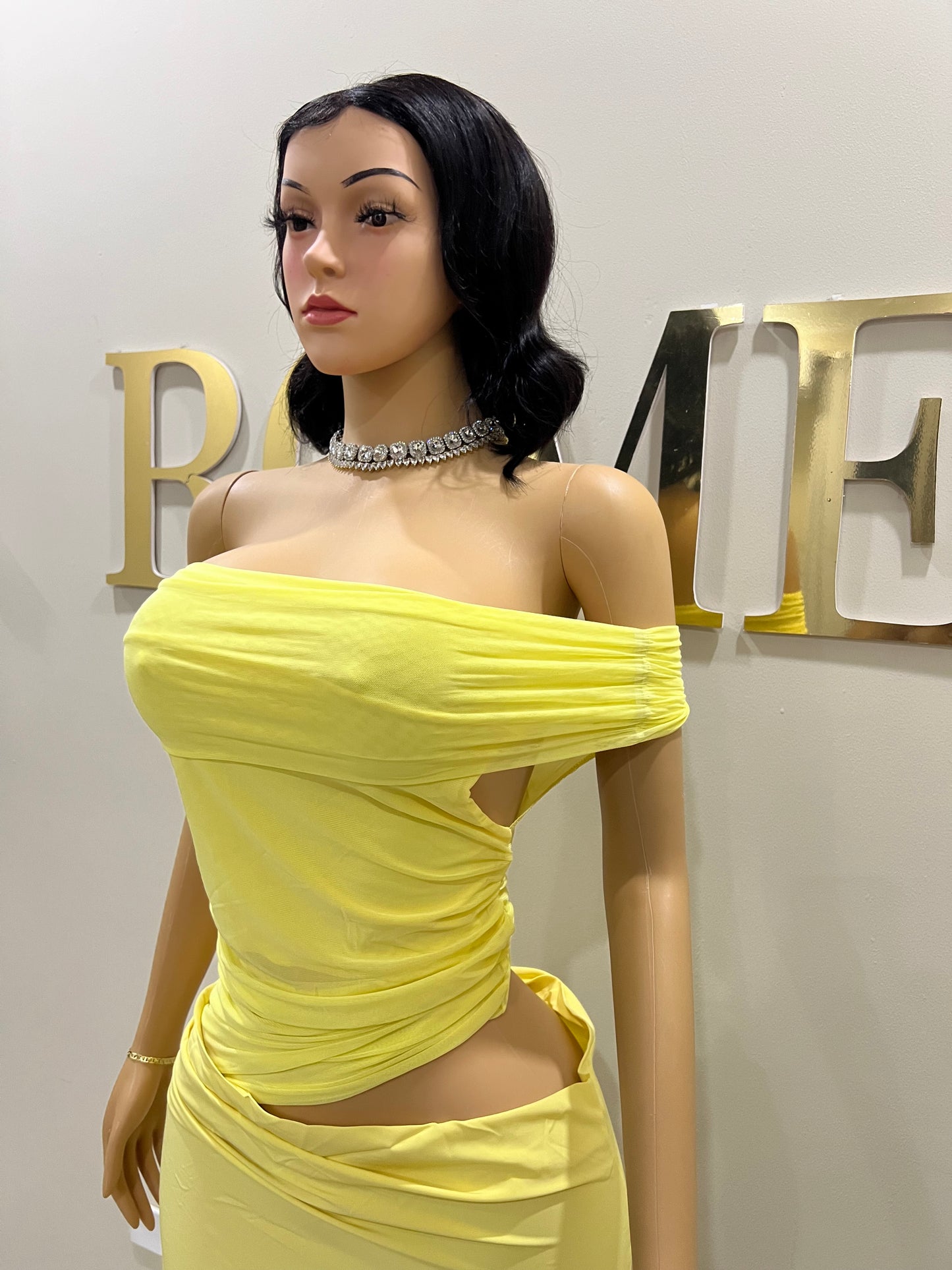 Sophie Off Shoulder Slant Dress (Pale Yellow)