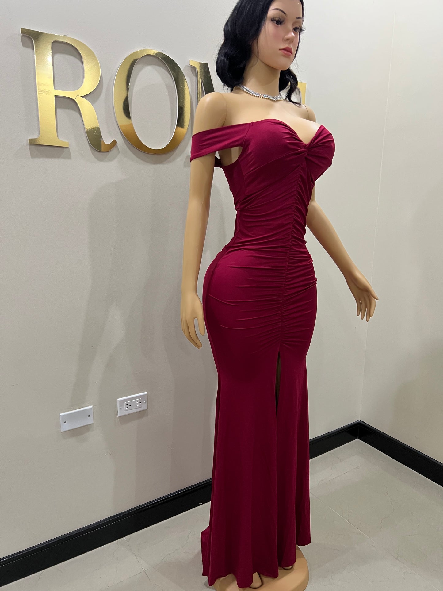 Kerry Elle Train Dress (Burgundy)