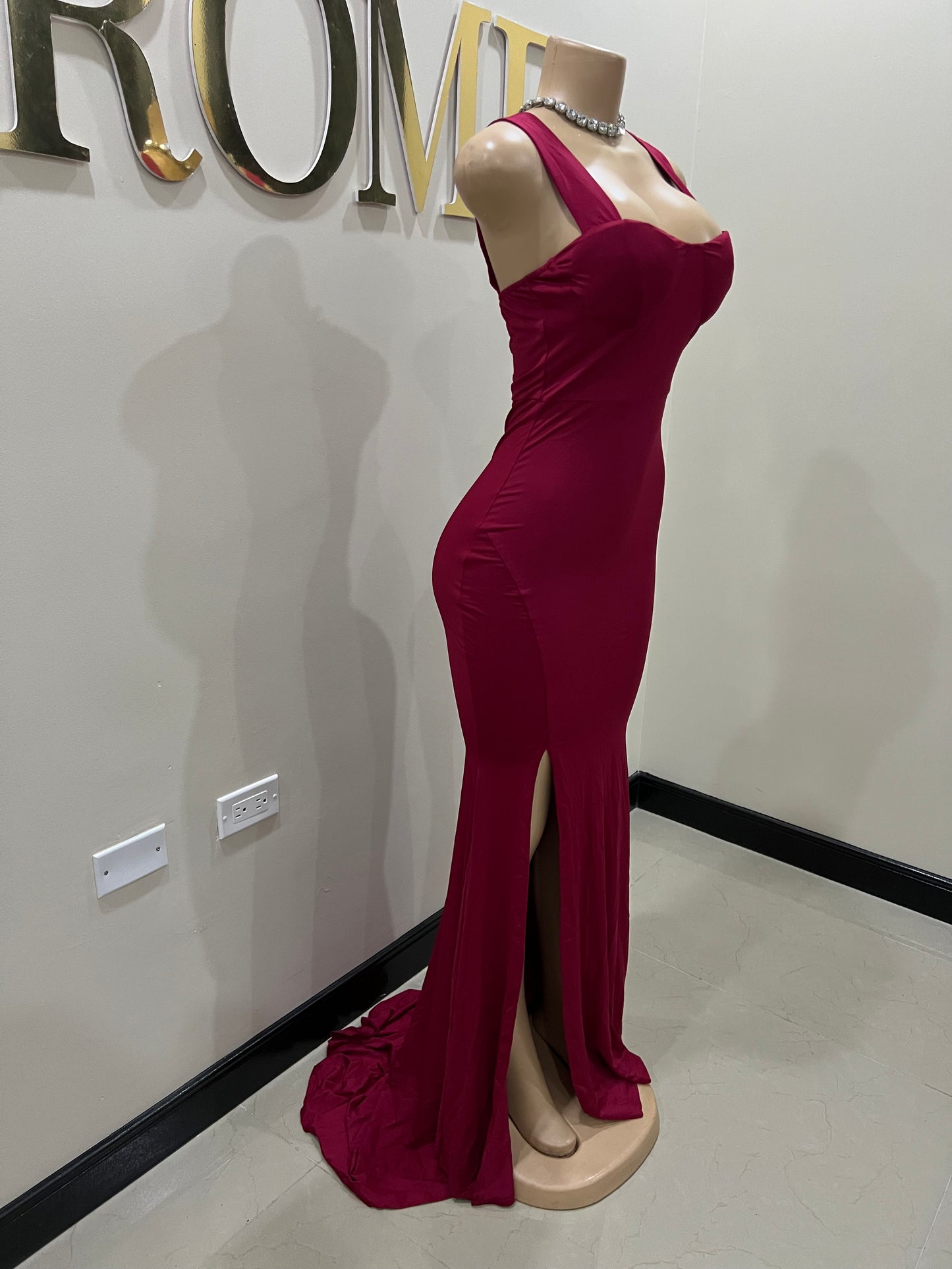 Kerry Ann Train Dress (Burgundy)