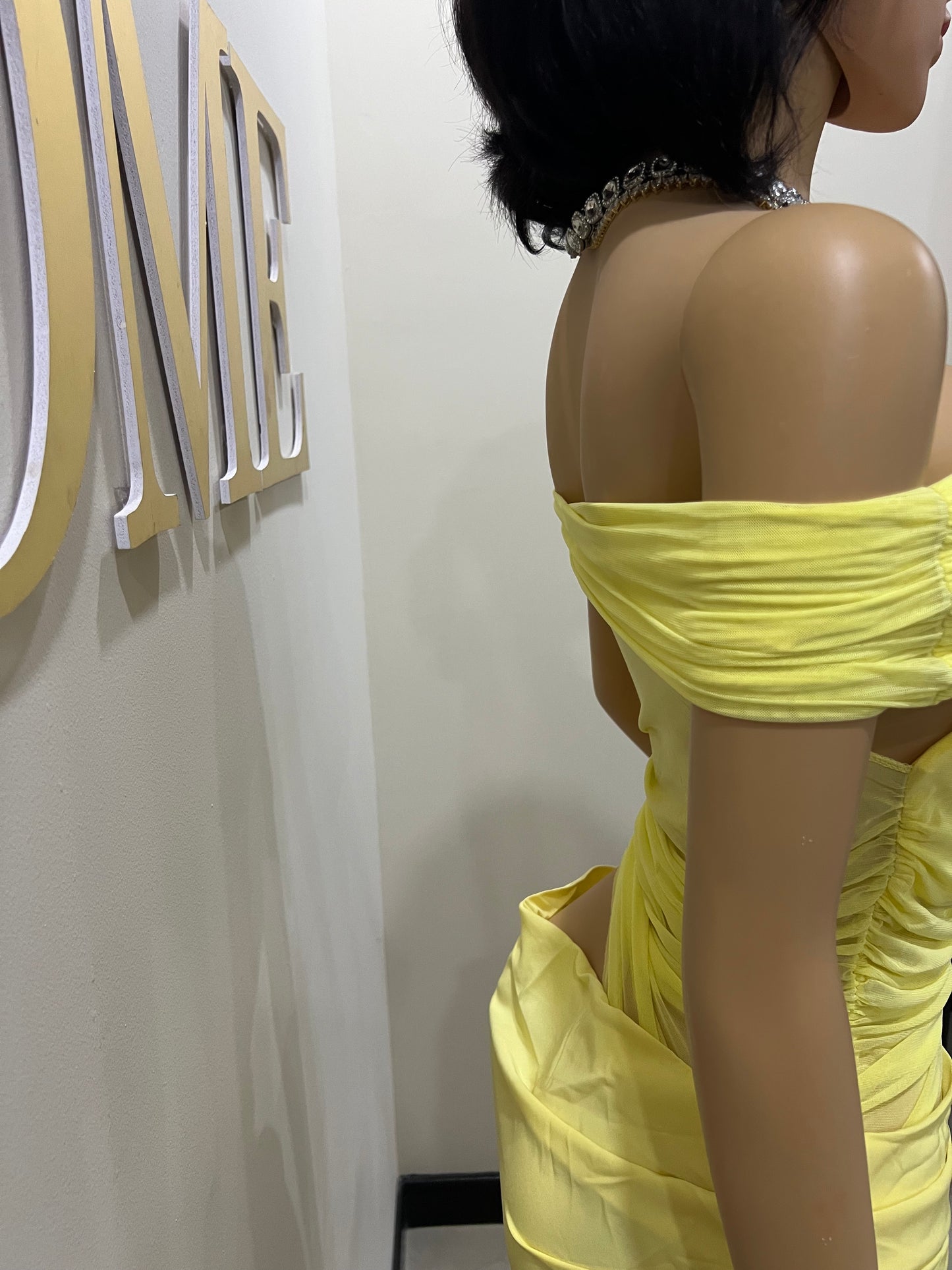 Sophie Off Shoulder Slant Dress (Pale Yellow)