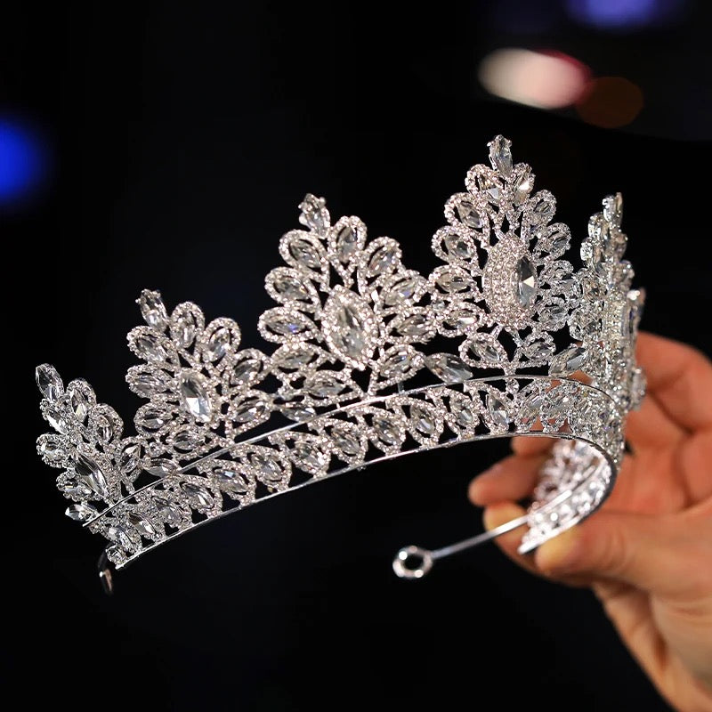 Crystal Tiara Crown K (Silver)
