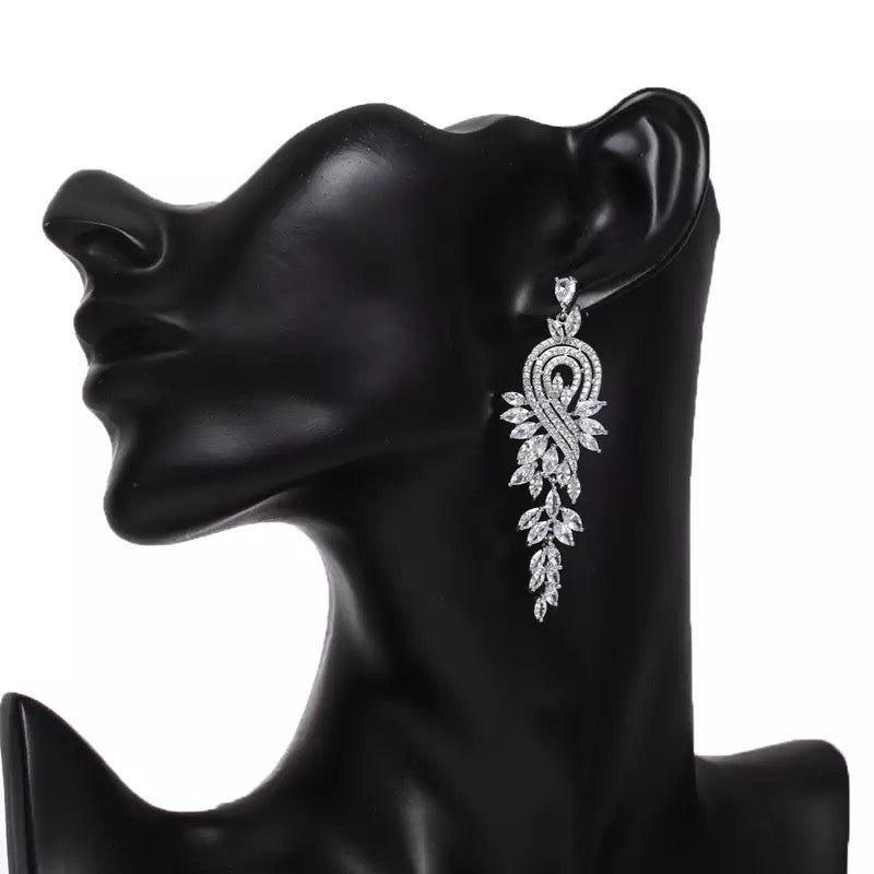 Hollywood Crystal Earrings (Silver)