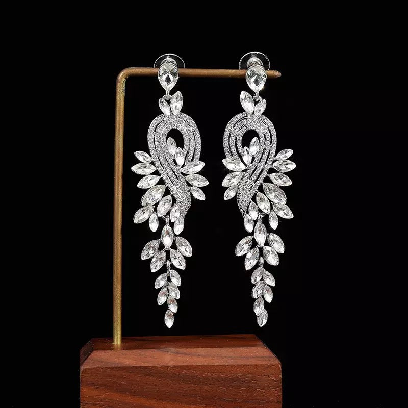 Hollywood Crystal Earrings (Silver)