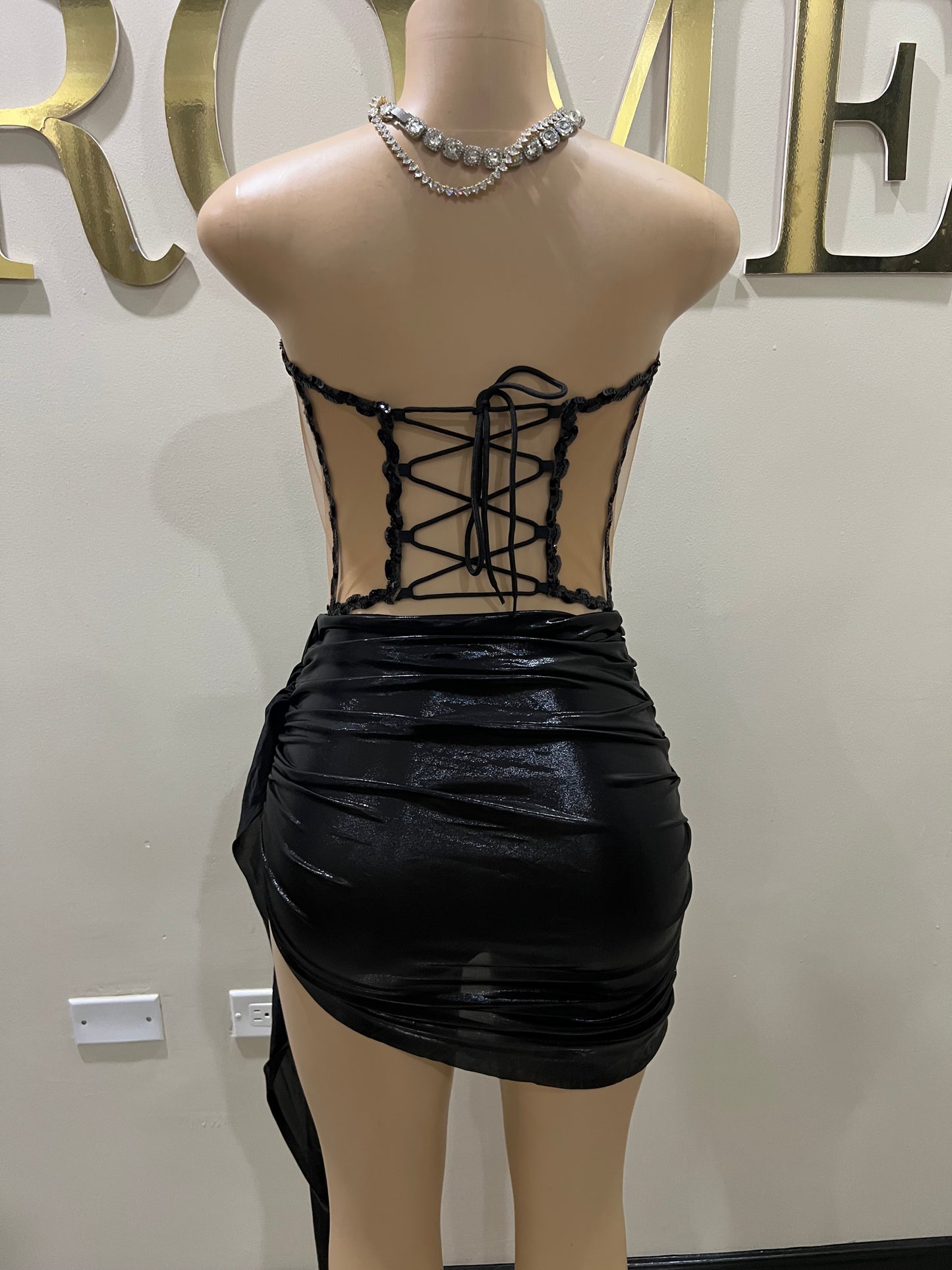 Onyx Glacier Gemstone Skirt Set (Black)