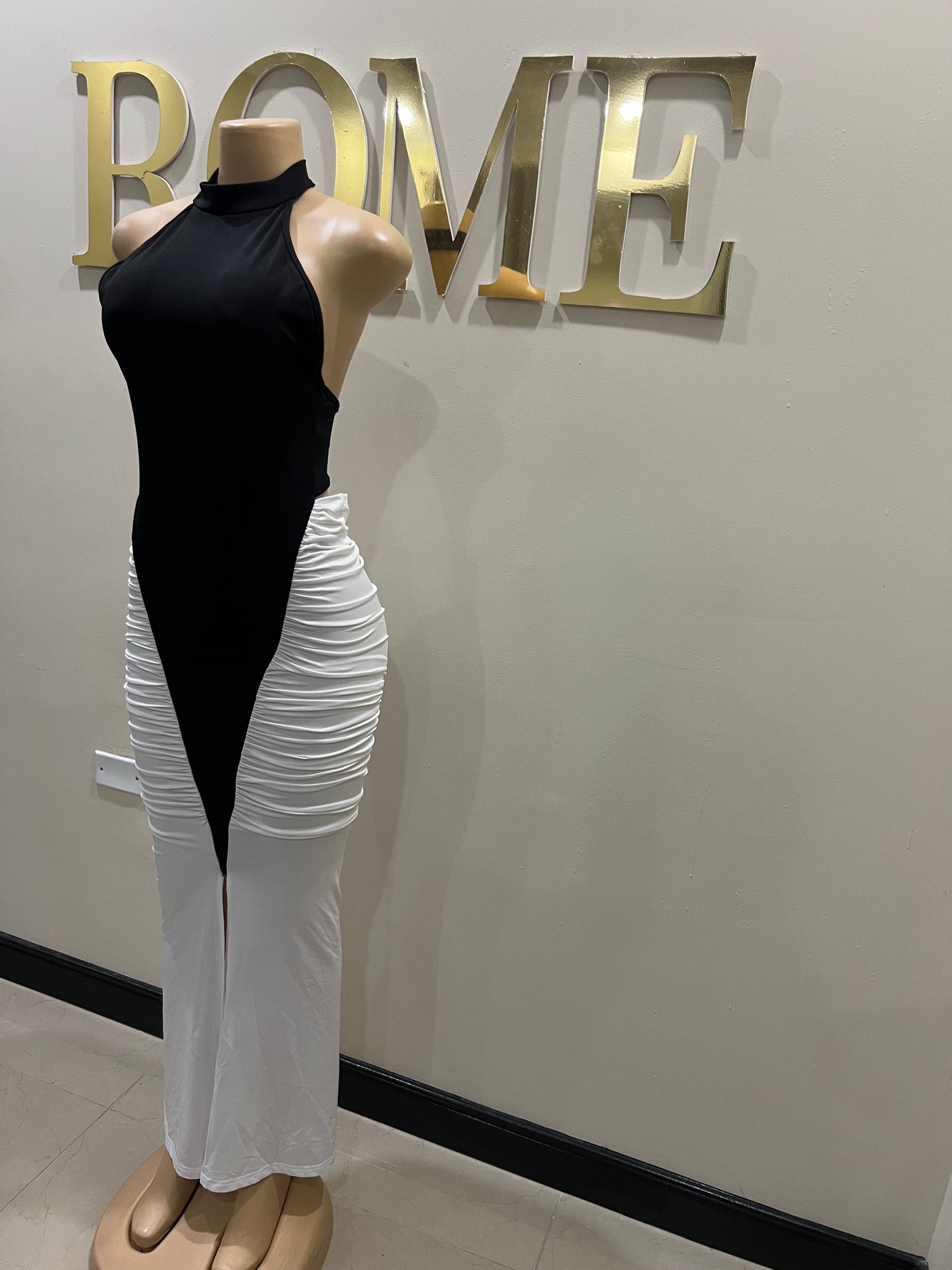 Tamia Hourglass Dress (Black)