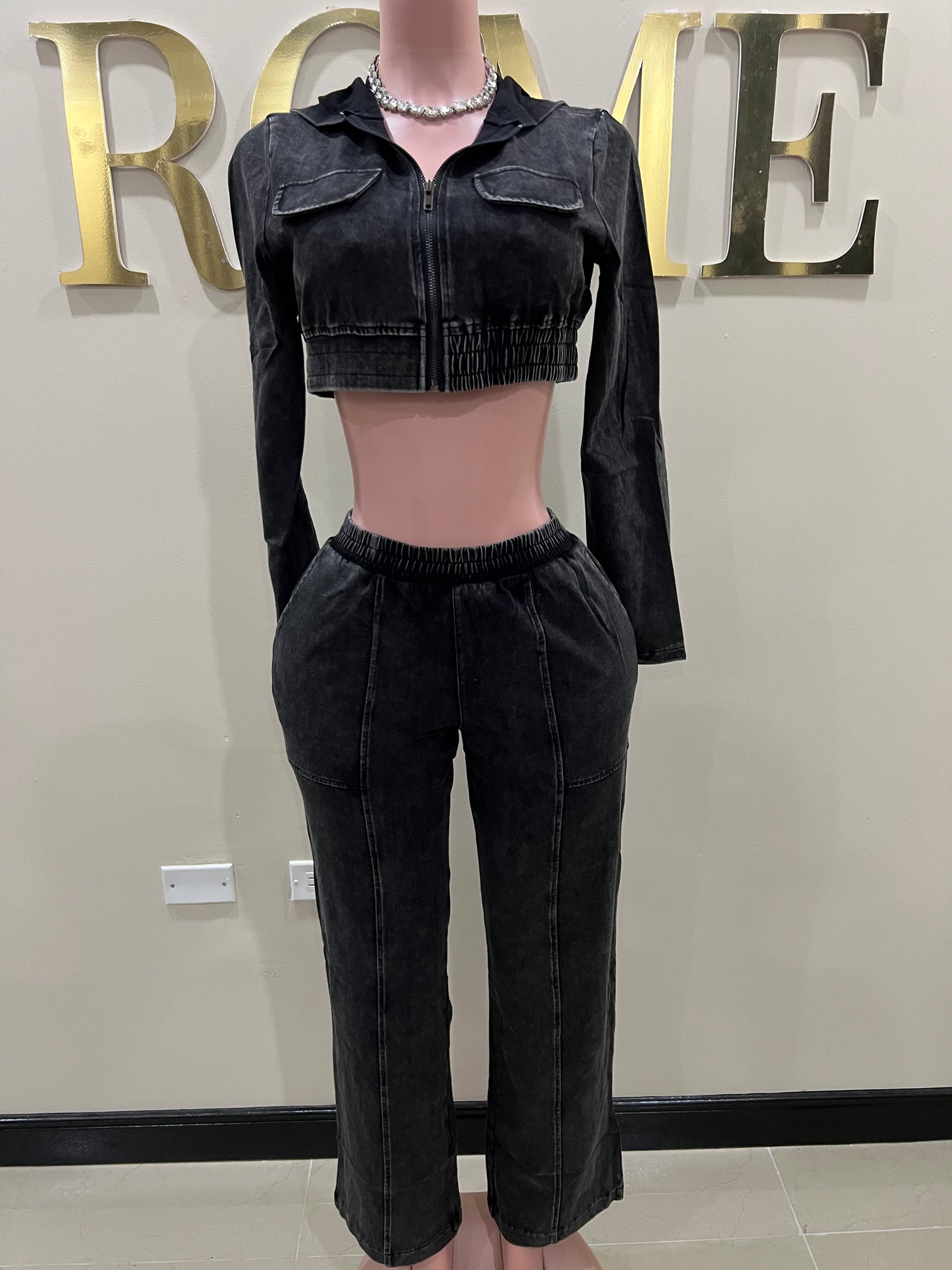 Rhia Cropped Hoodie & Pants Set (Black)