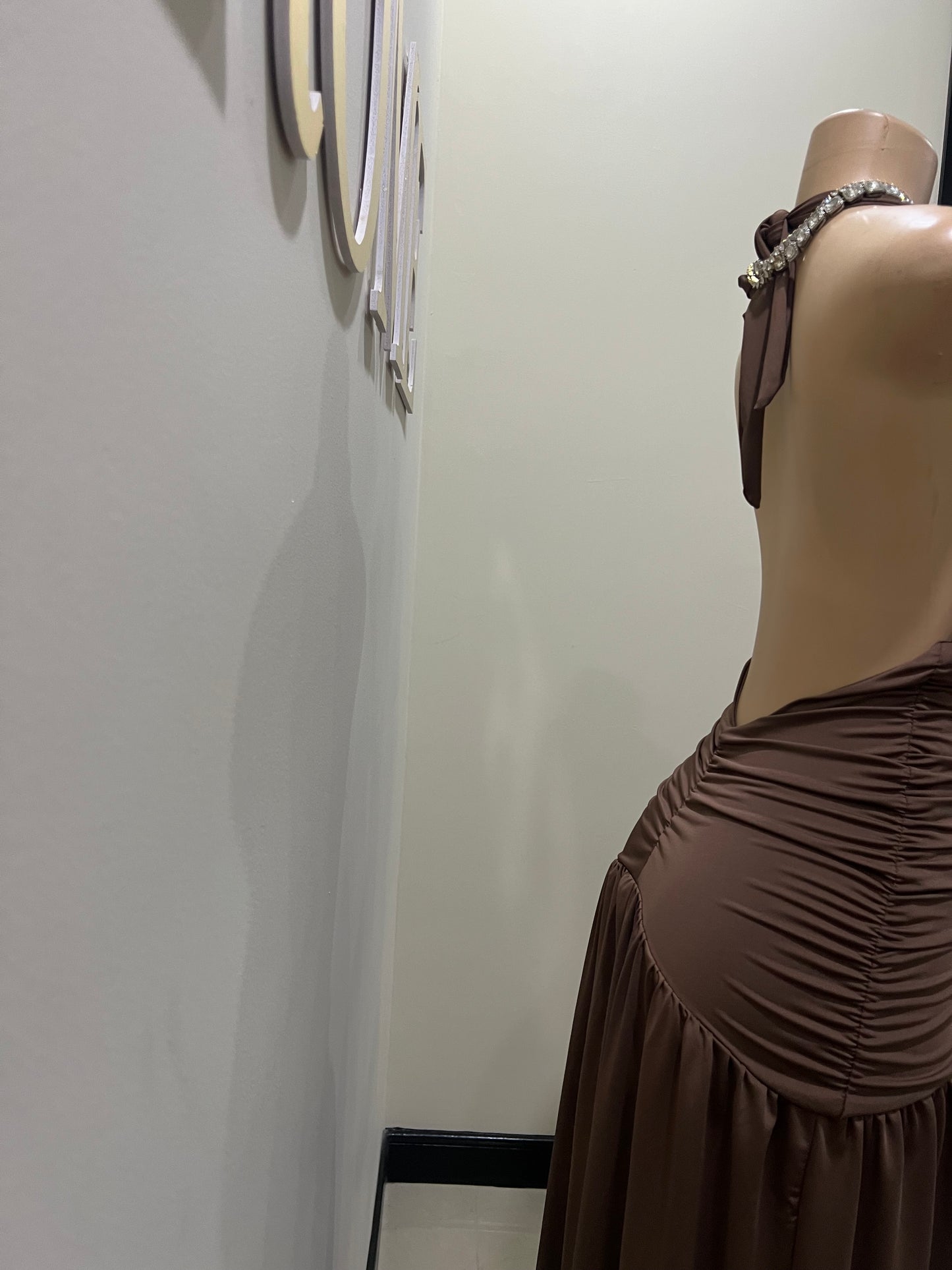 Nichelle Vibe Nara Halter Dress (Brown)