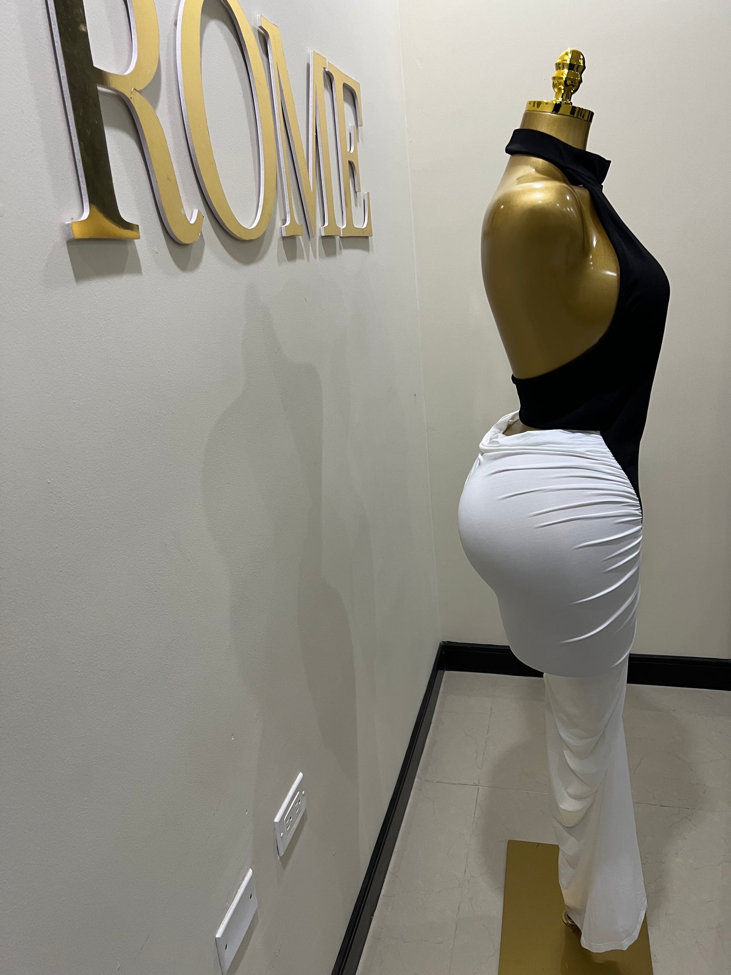 Tamia Hourglass Dress (Black)