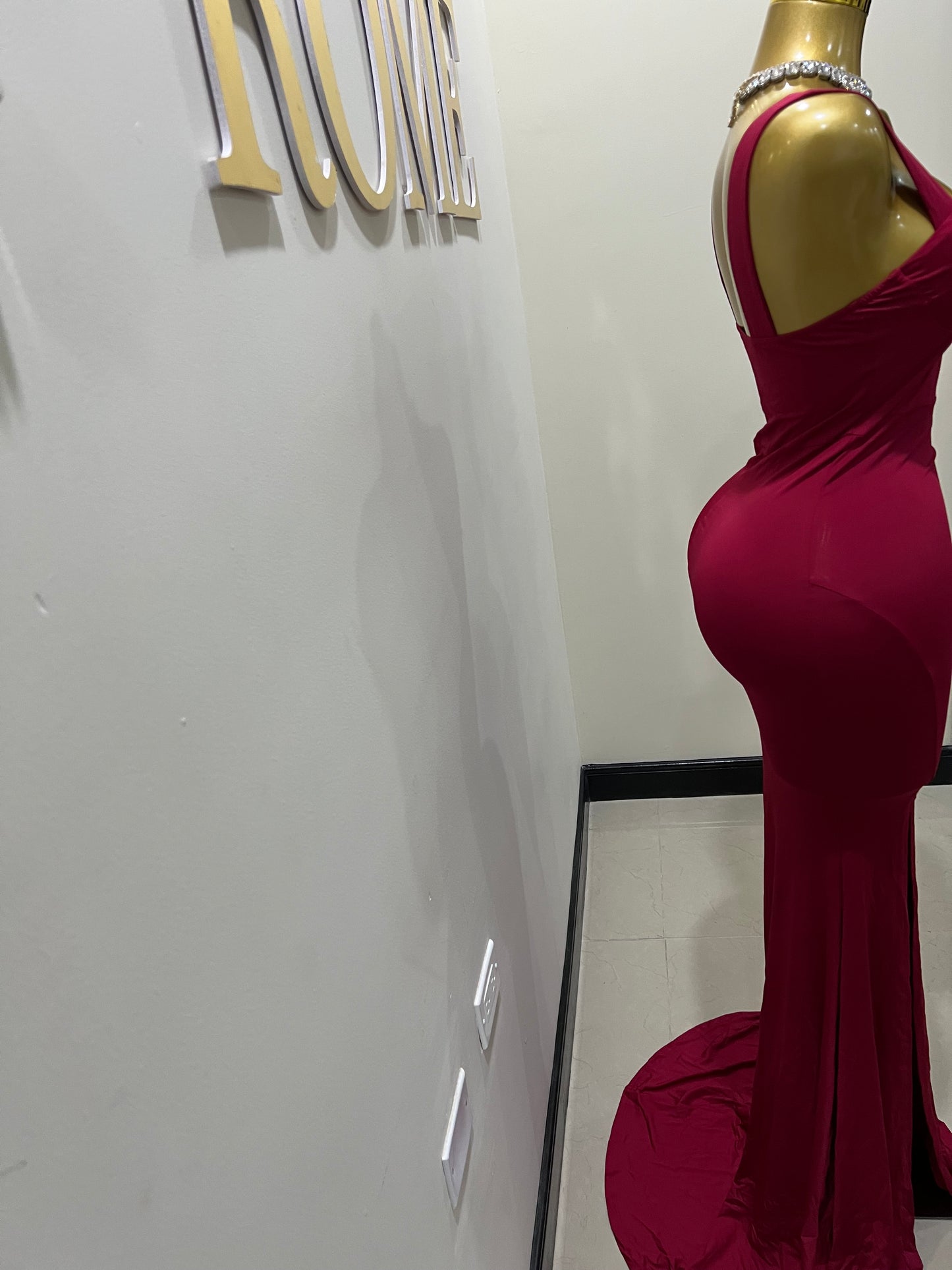 Kerry Ann Train Dress (Burgundy)