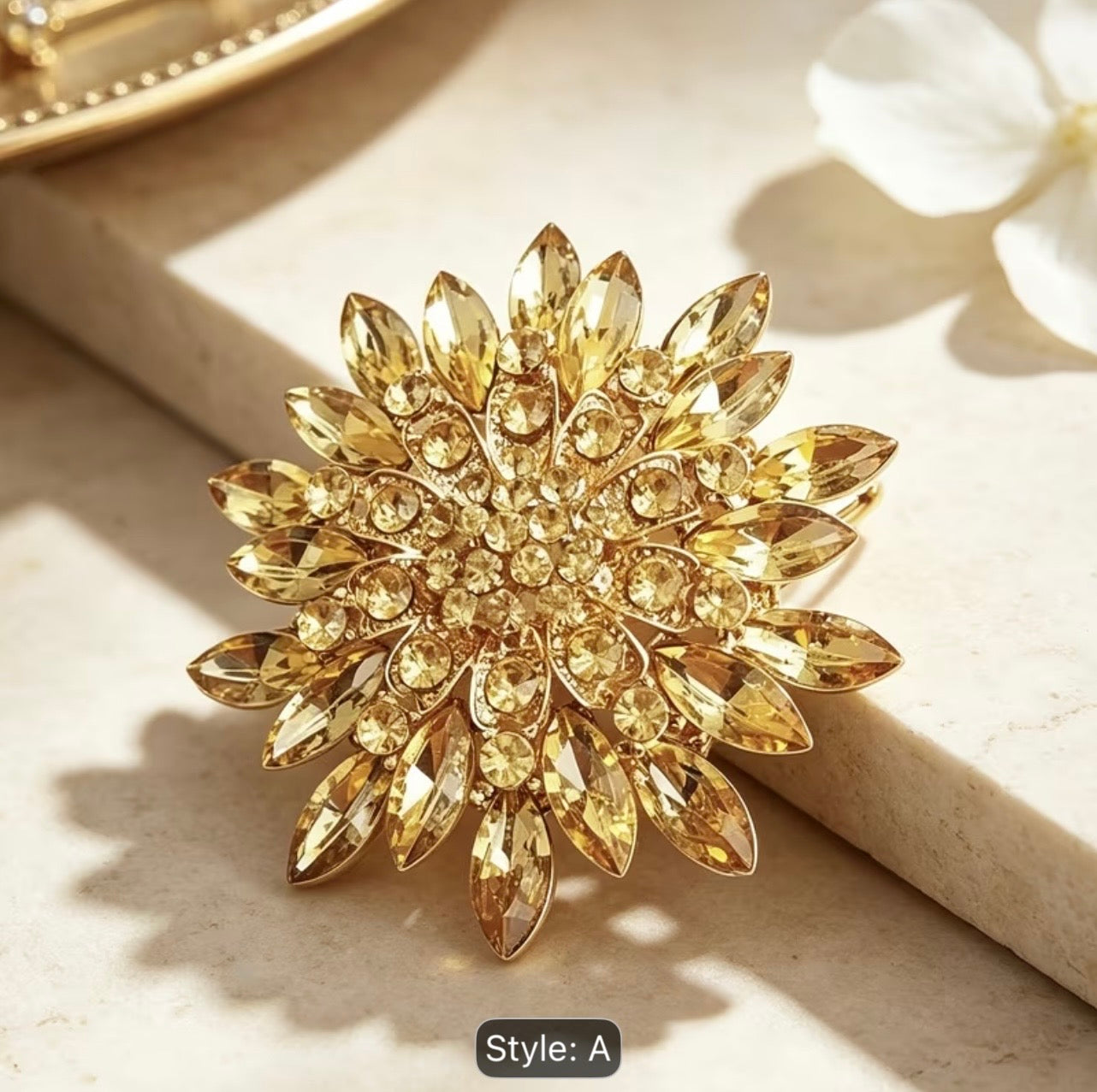 Flower Gemstone Brooch (Gold)