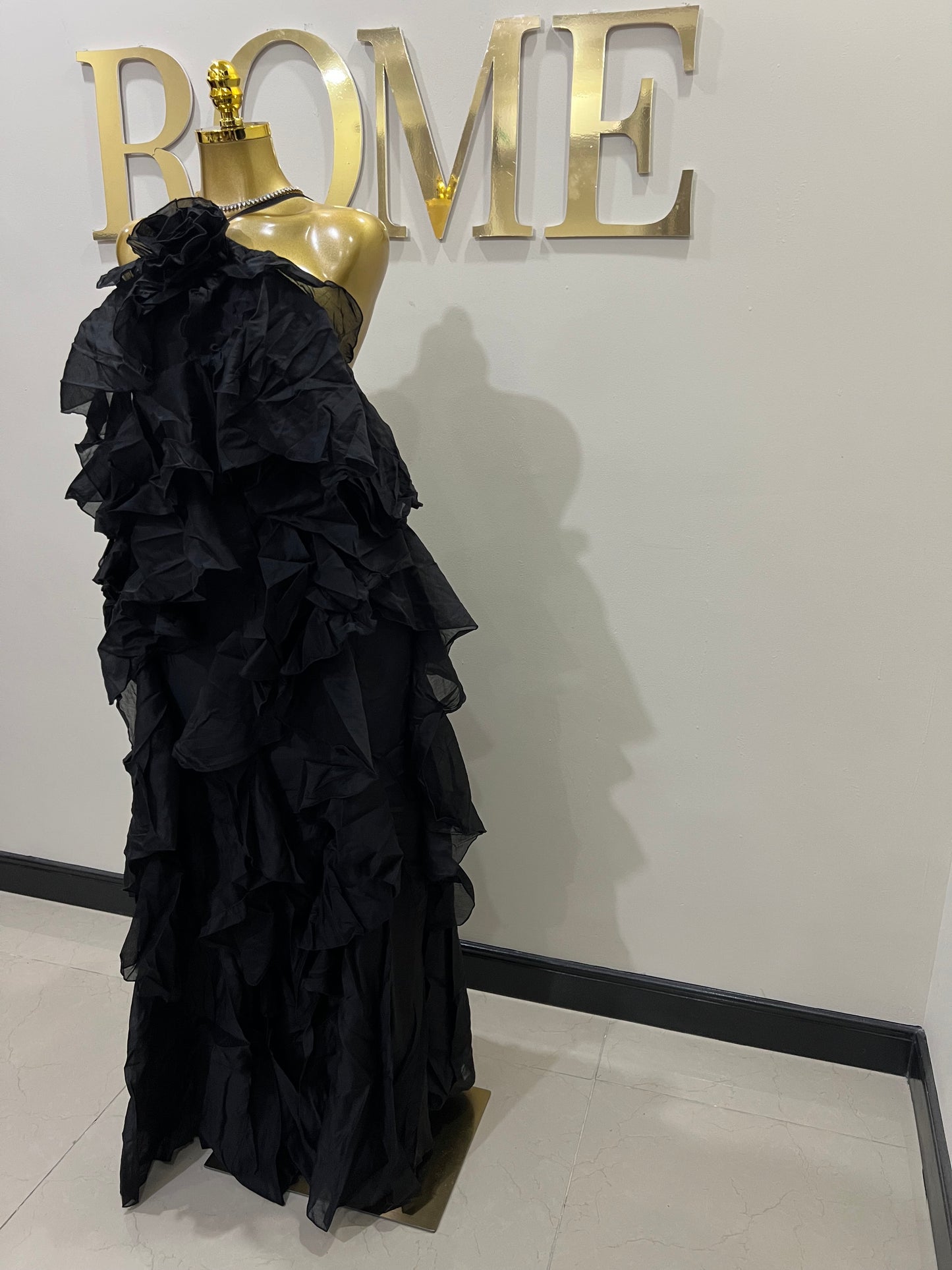 Rumi Chen Ruffle Long Dress (Black)