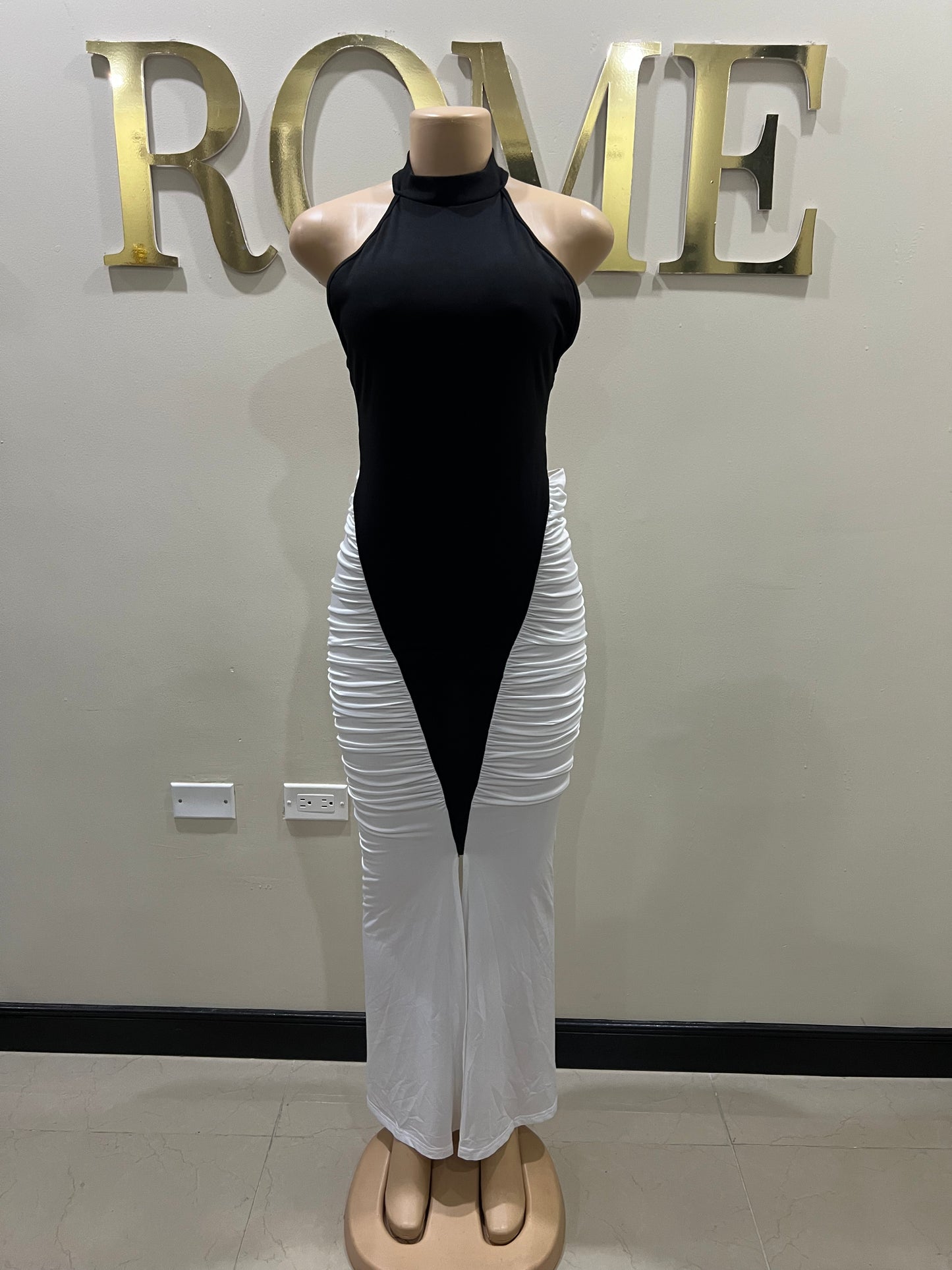 Tamia Hourglass Dress (Black)