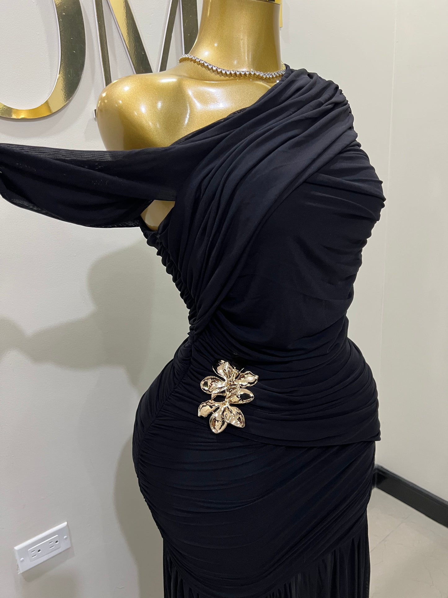 Michelle Lydia Shoulder Dress (Black)