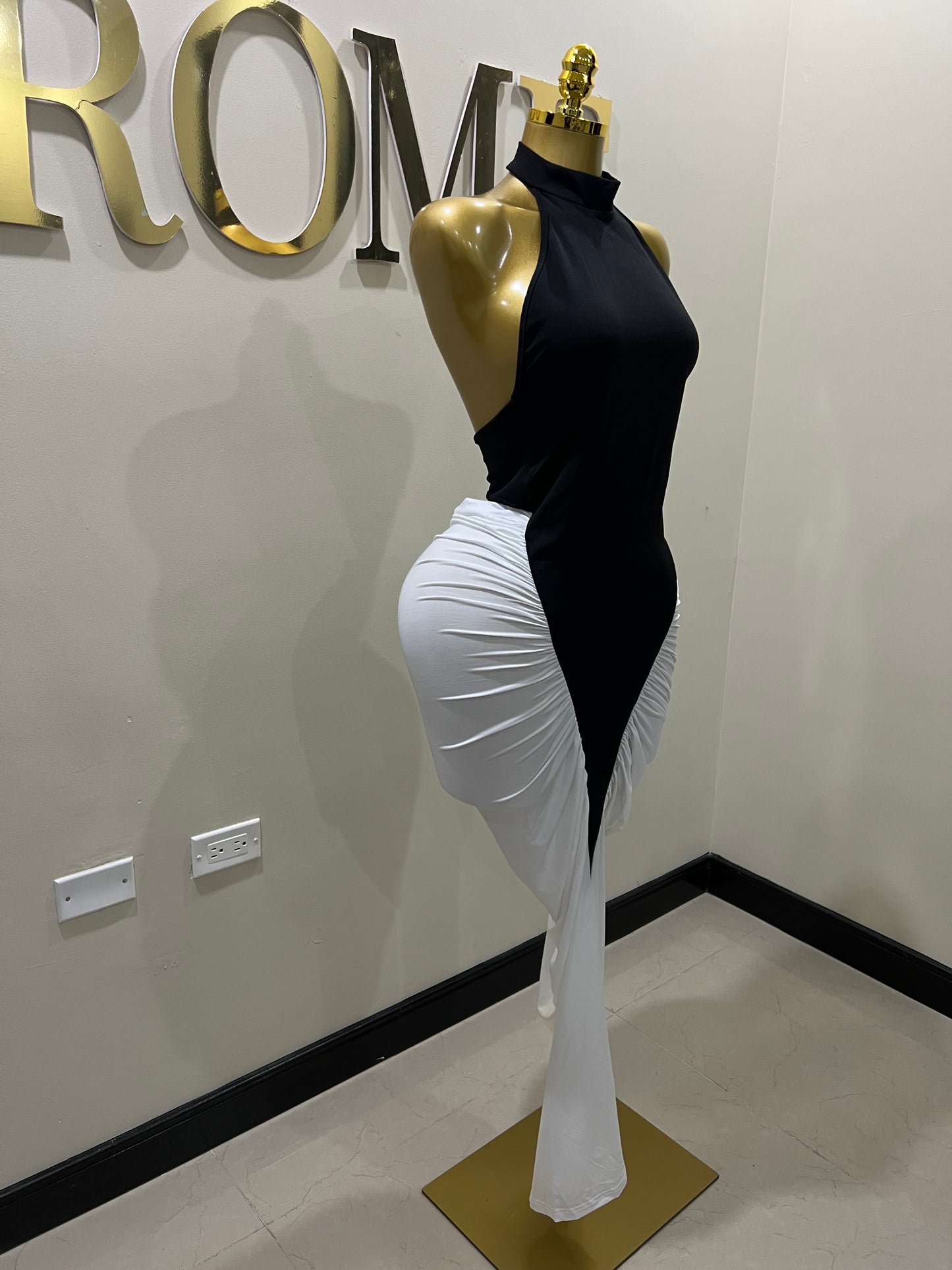 Tamia Hourglass Dress (Black)