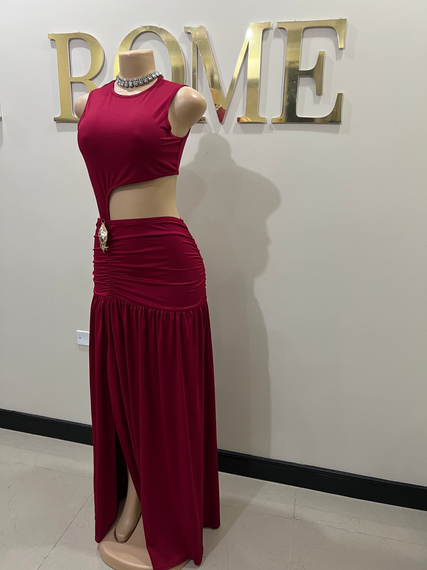 Attached Nara Seashell Split Dress (Burgundy)