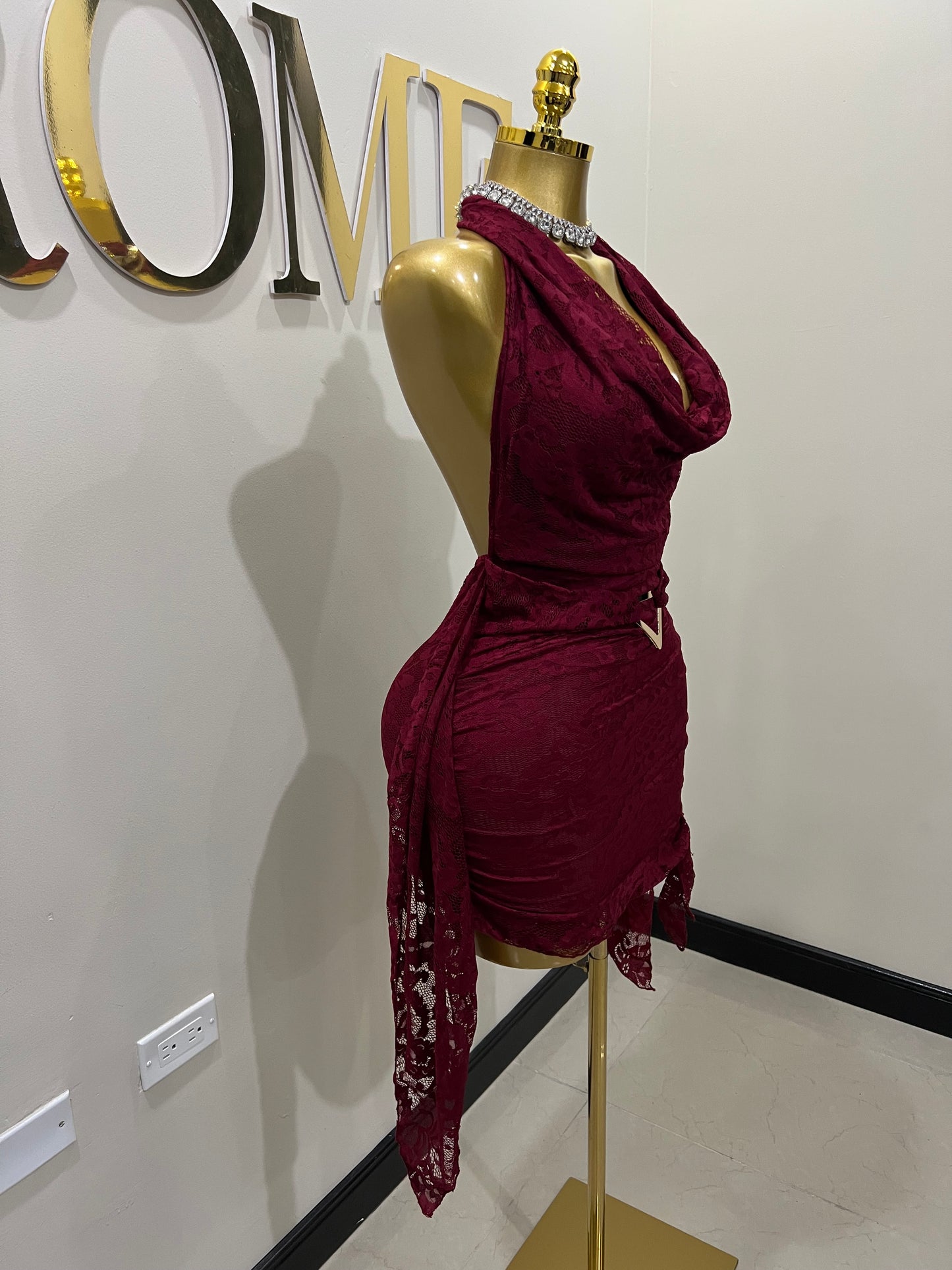 Trina Lace Backless Dress (Burgundy)