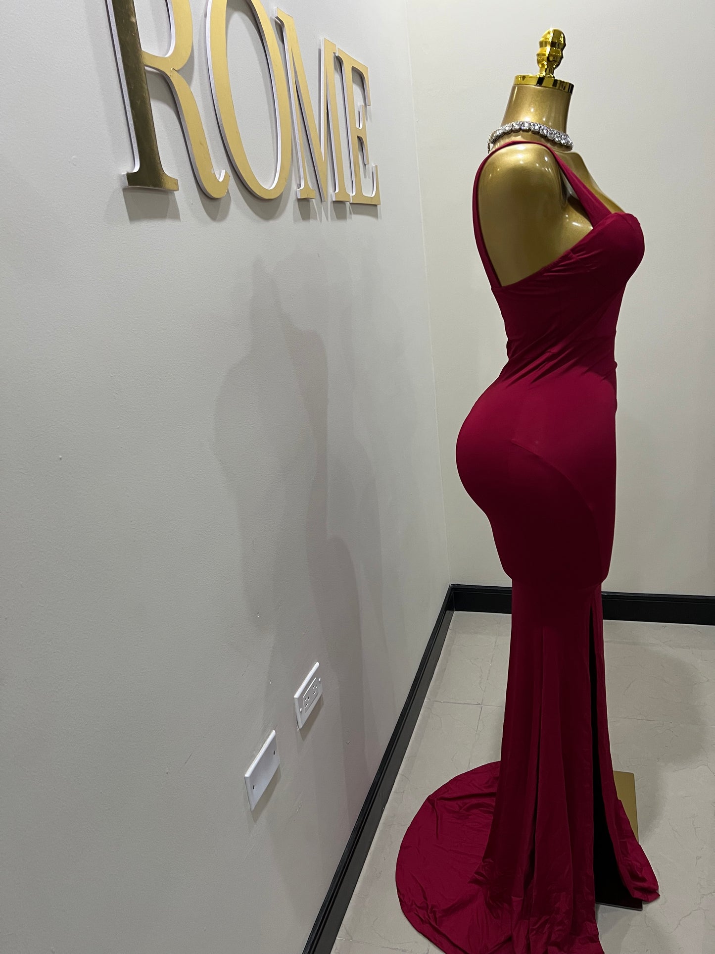 Kerry Ann Train Dress (Burgundy)