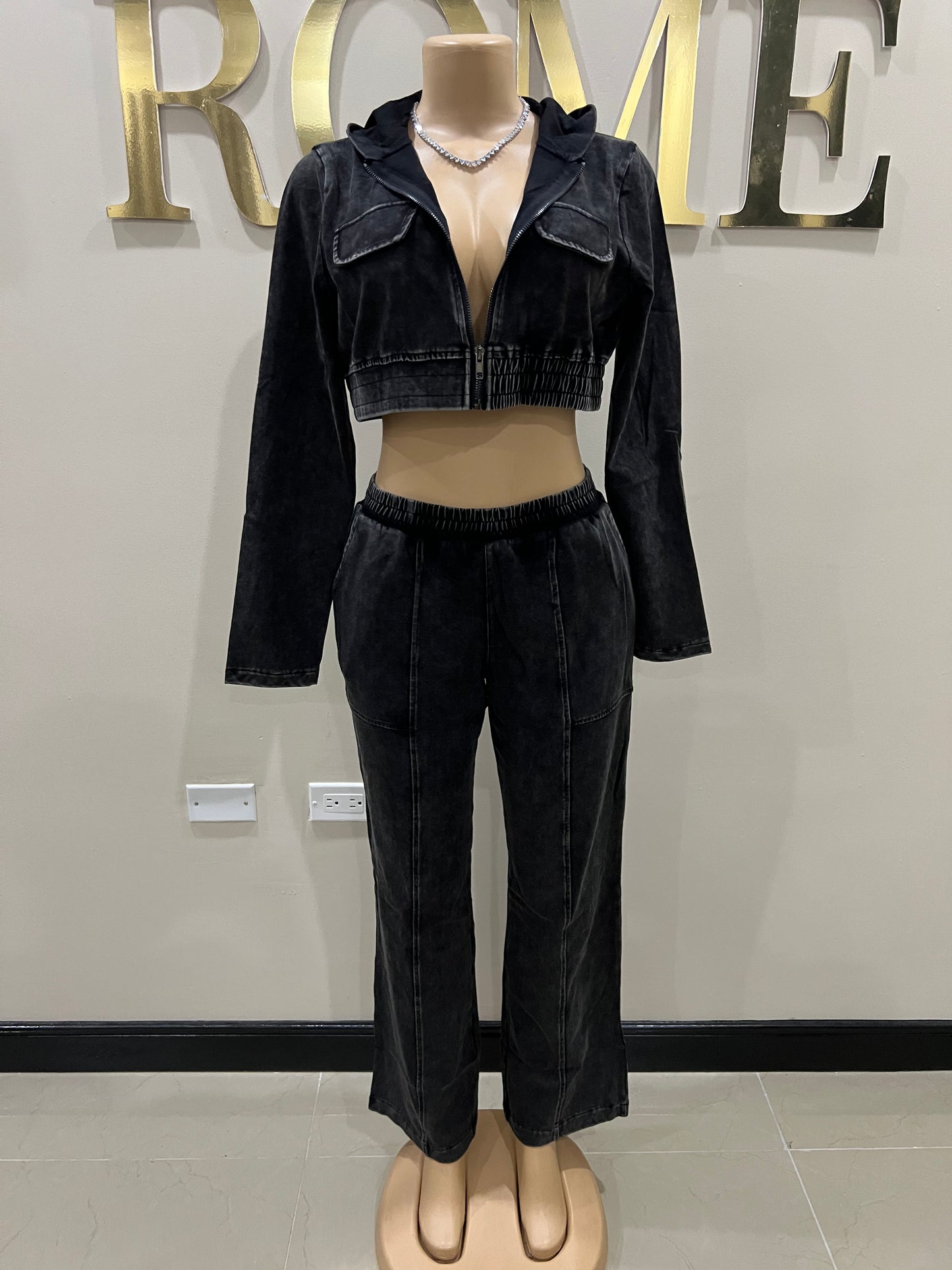 Rhia Cropped Hoodie & Pants Set (Black)