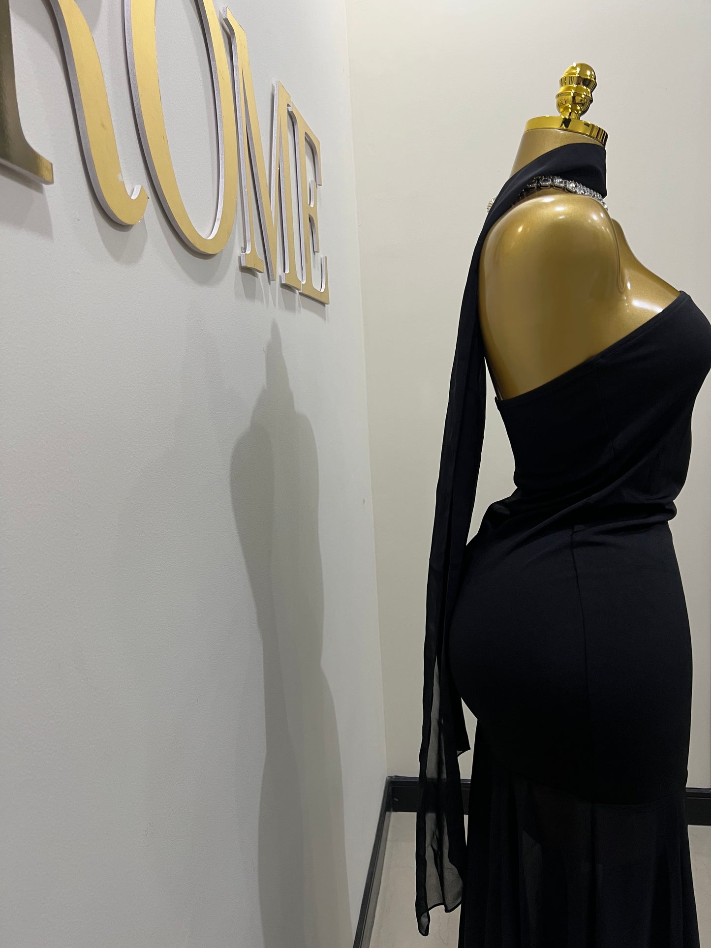 Ms. Shippen Scarf Dress (Black)