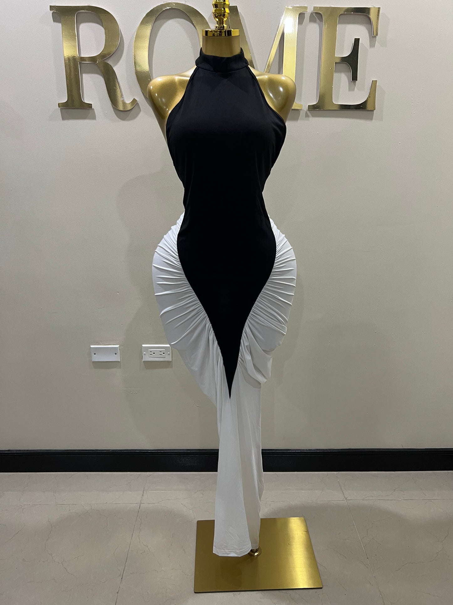 Tamia Hourglass Dress (Black)