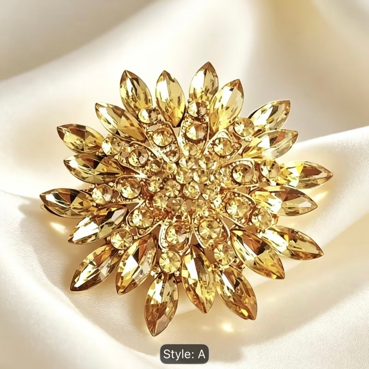 Flower Gemstone Brooch (Gold)