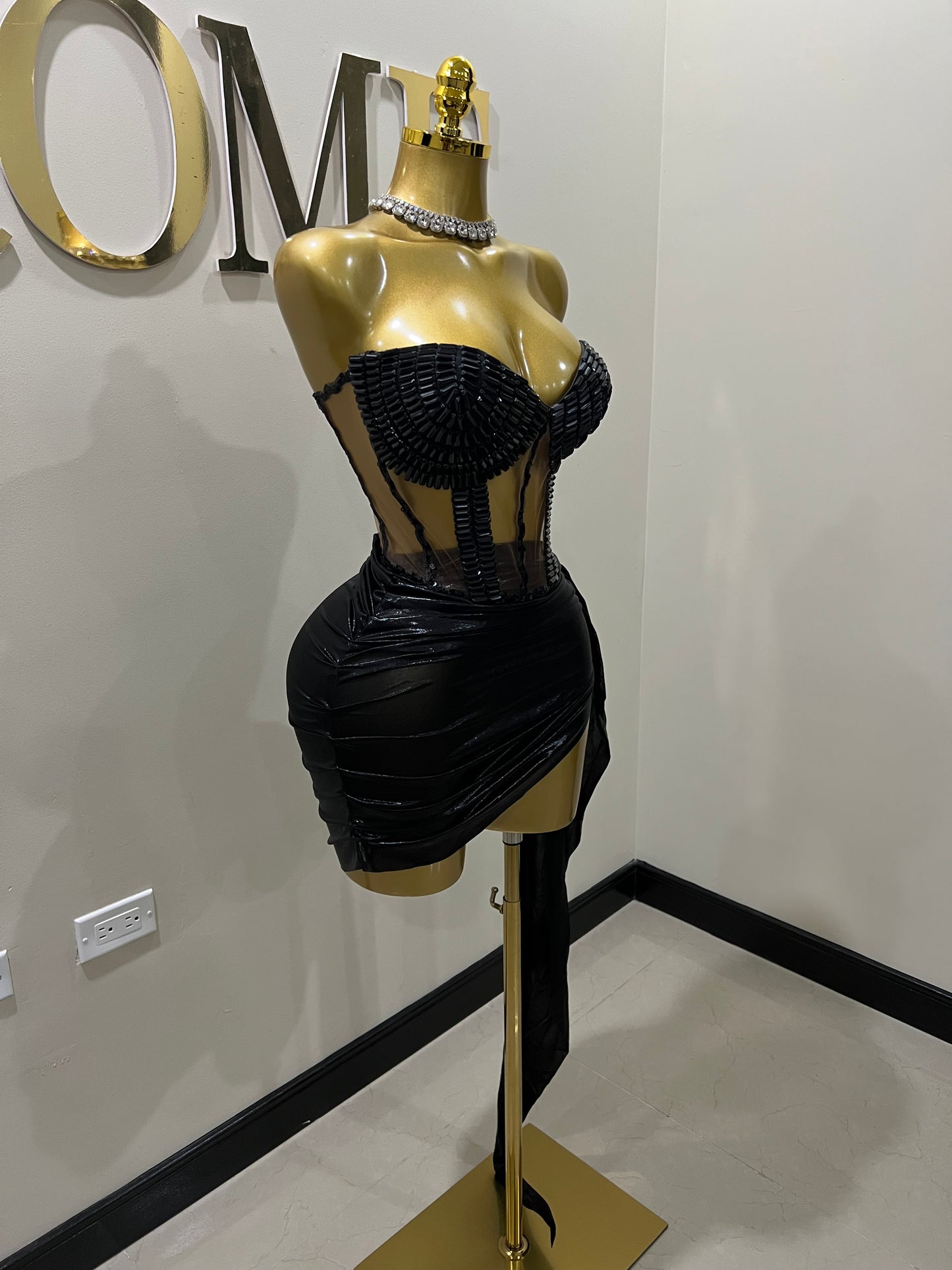 Onyx Glacier Gemstone Skirt Set (Black)