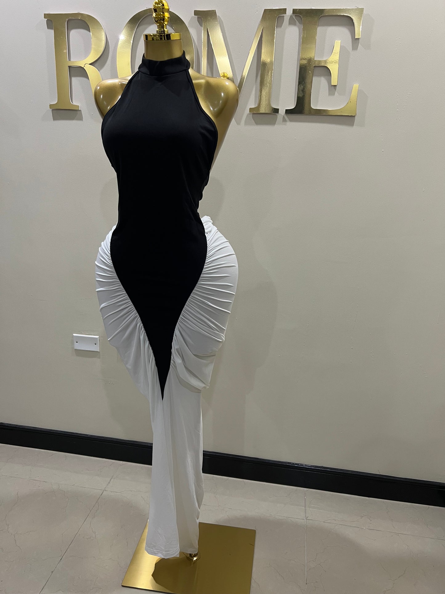 Tamia Hourglass Dress (Black)