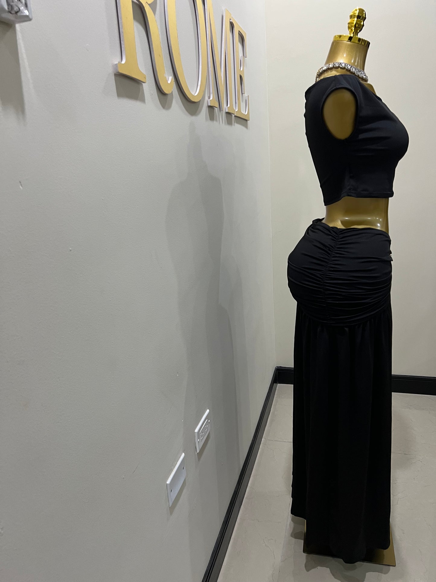 Nara Petal 2 Pcs Skirt Set (Black)