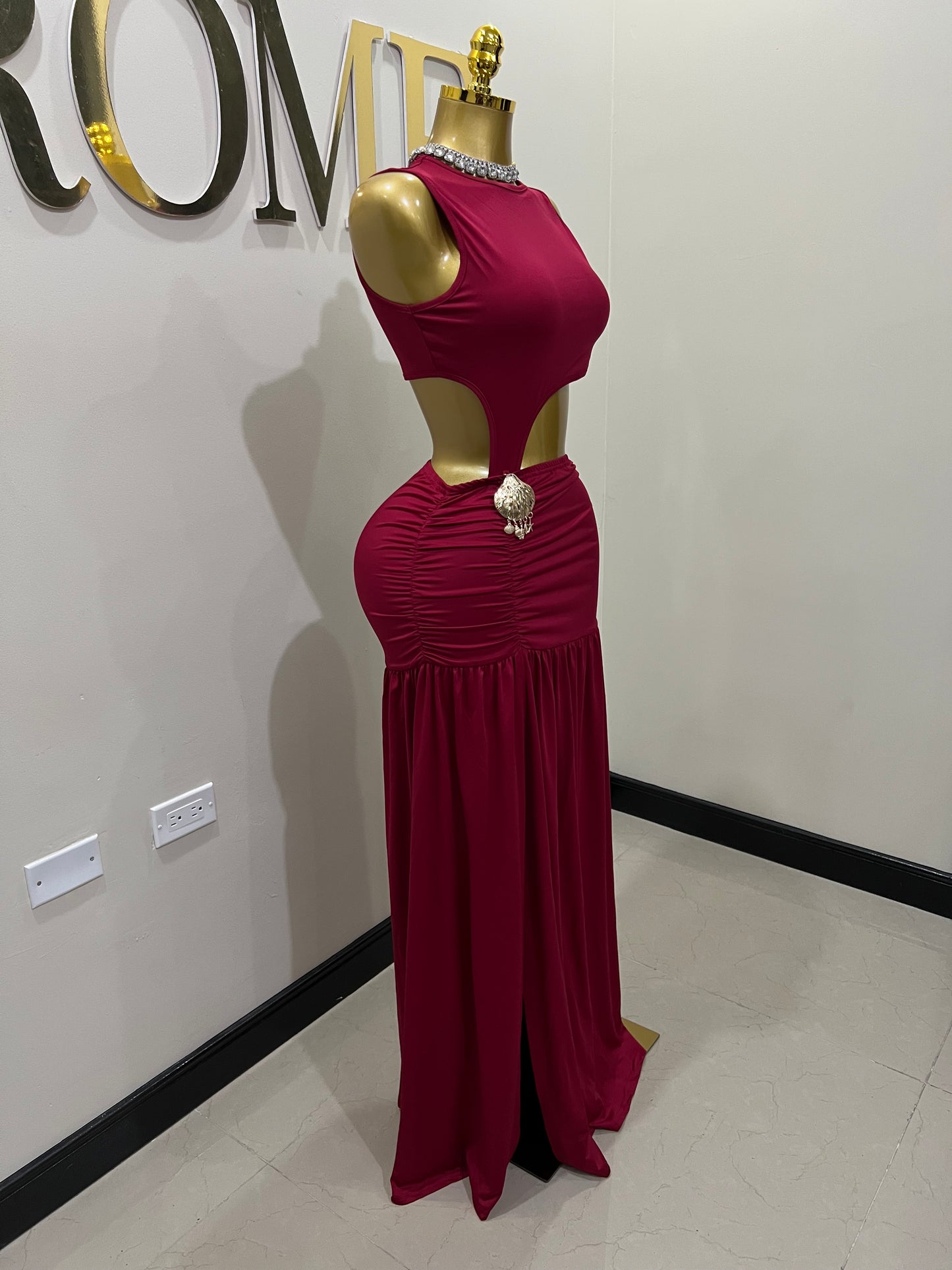 Attached Nara Seashell Split Dress (Burgundy)