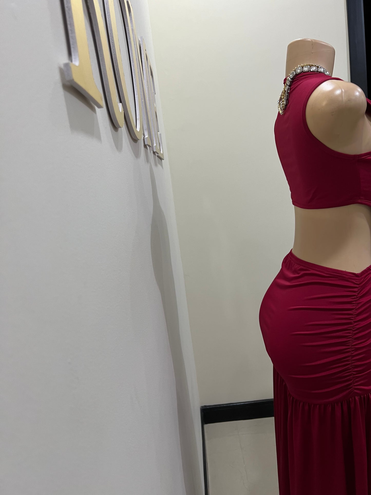 Attached Nara Seashell Split Dress (Burgundy)