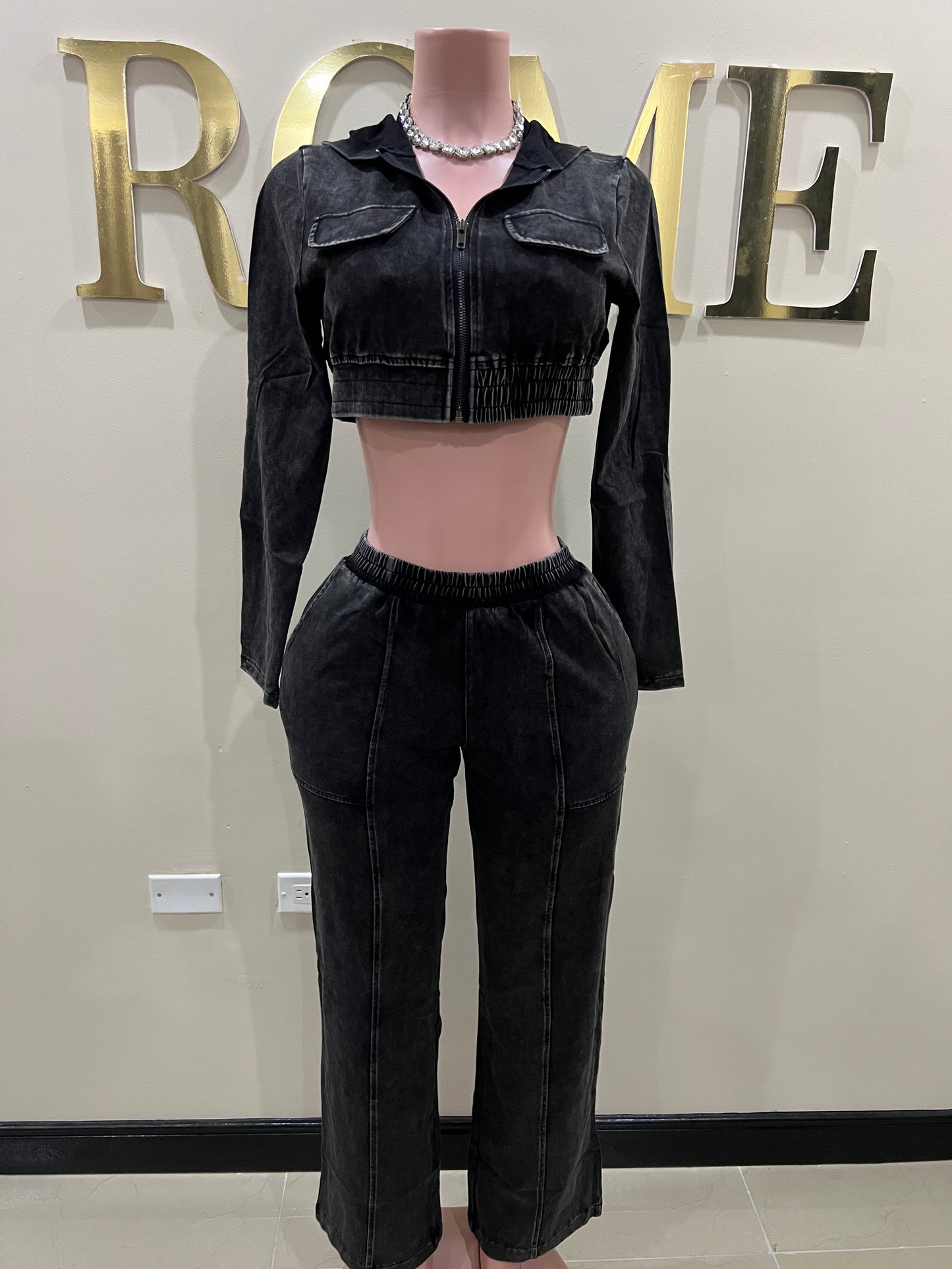 Rhia Cropped Hoodie & Pants Set (Black)