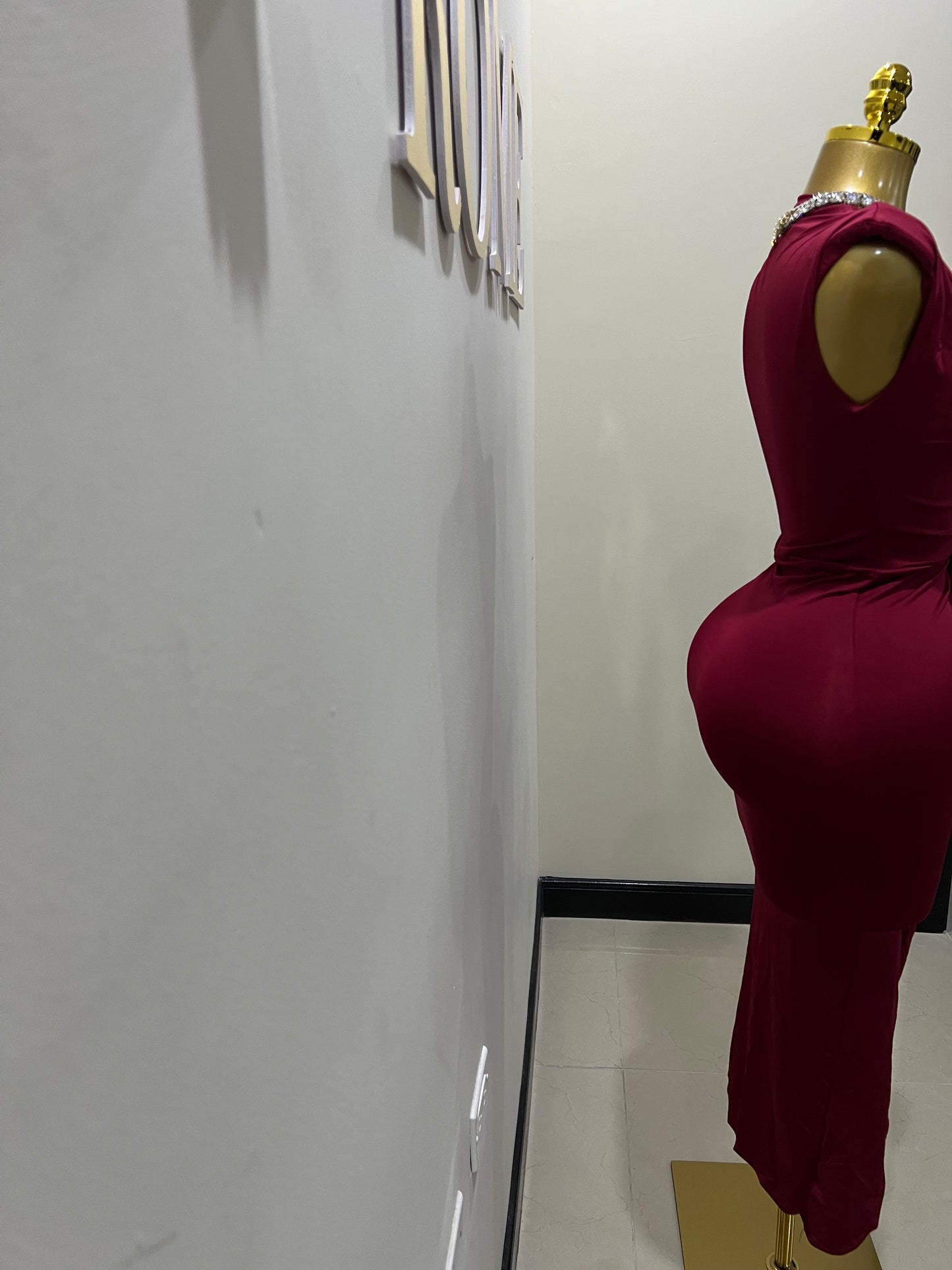 Mia Slay Sleeveless Dress (Burgundy)